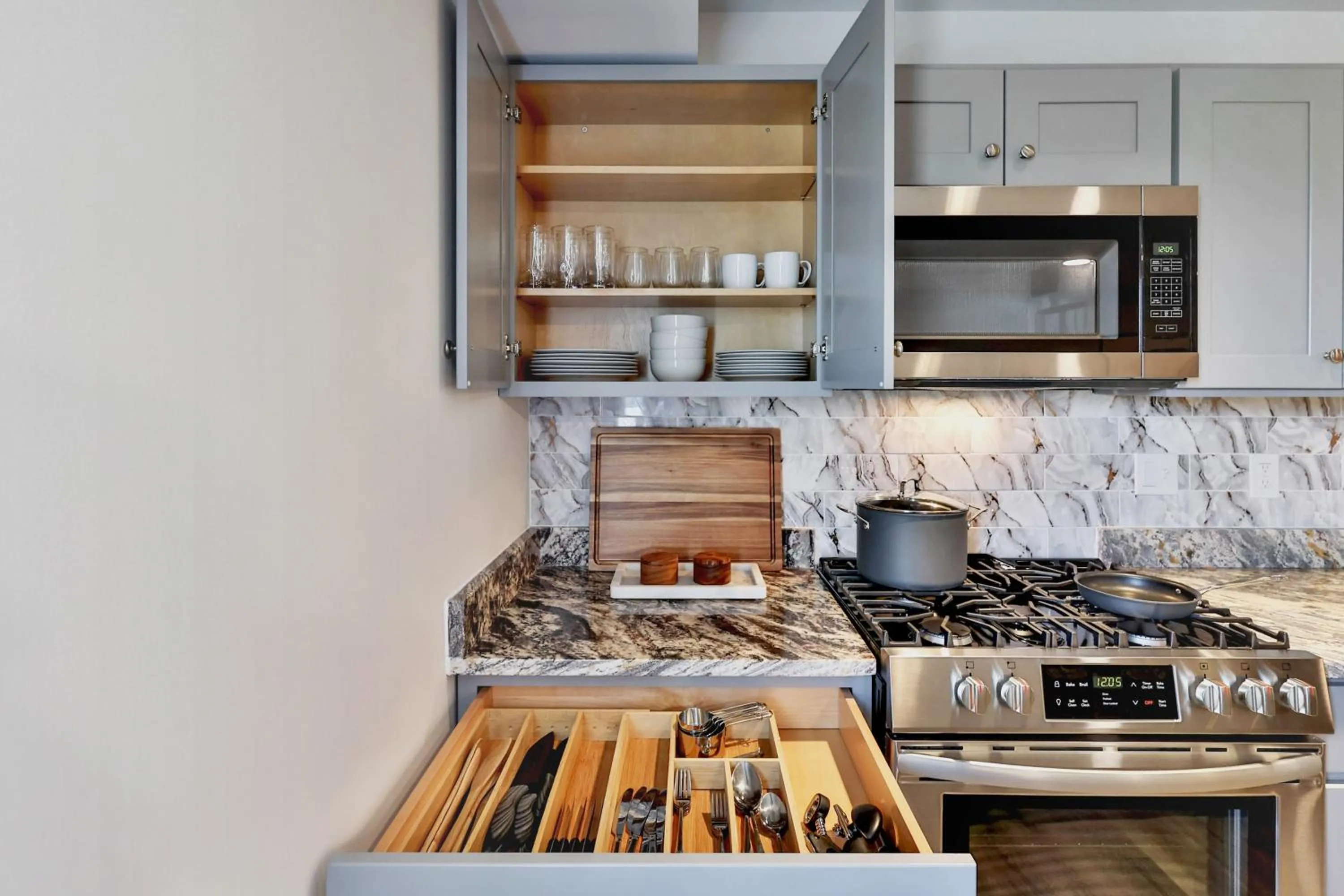 Kitchen or kitchenette in Hyatus at City Views