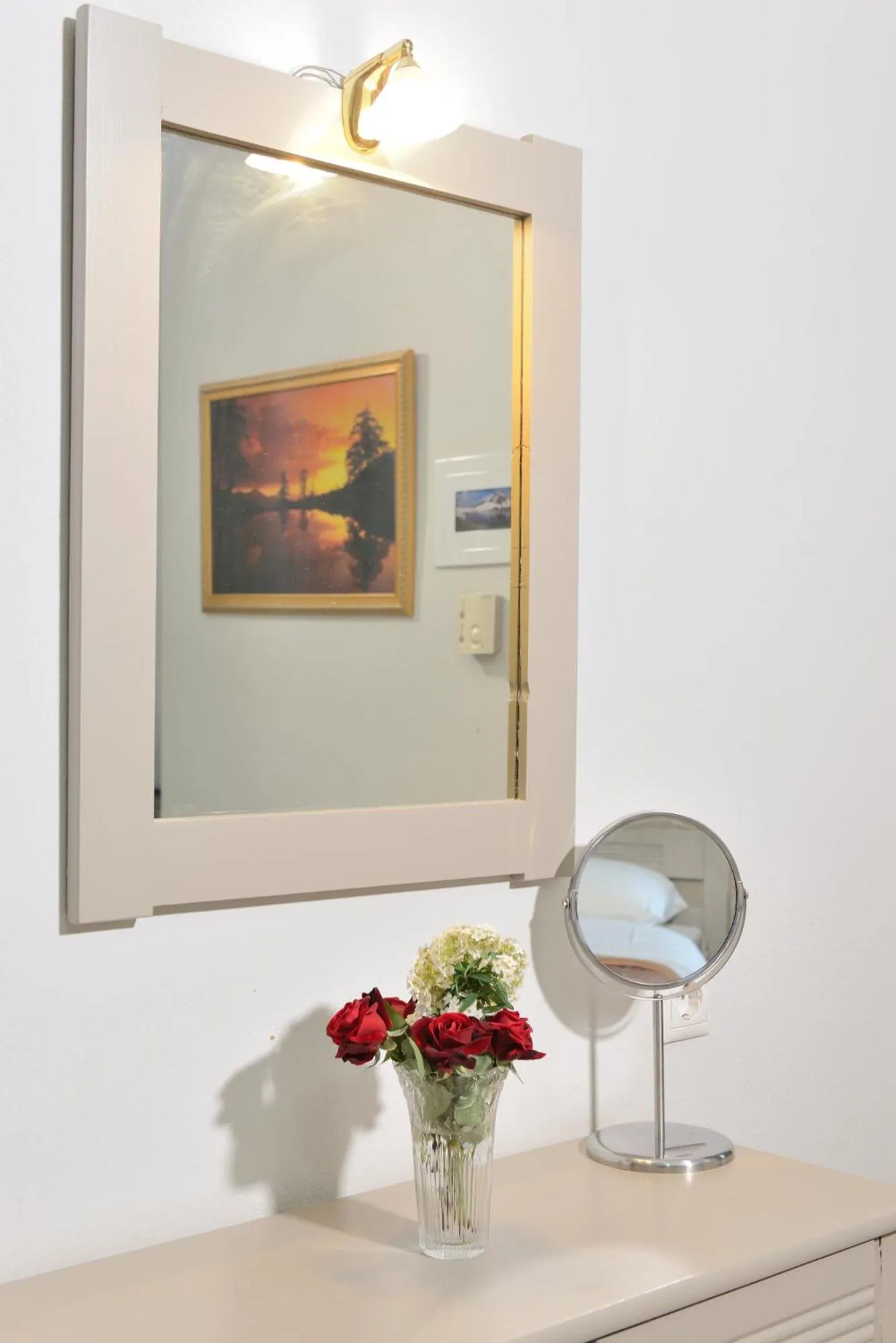 TV and multimedia in Artemis Apartments