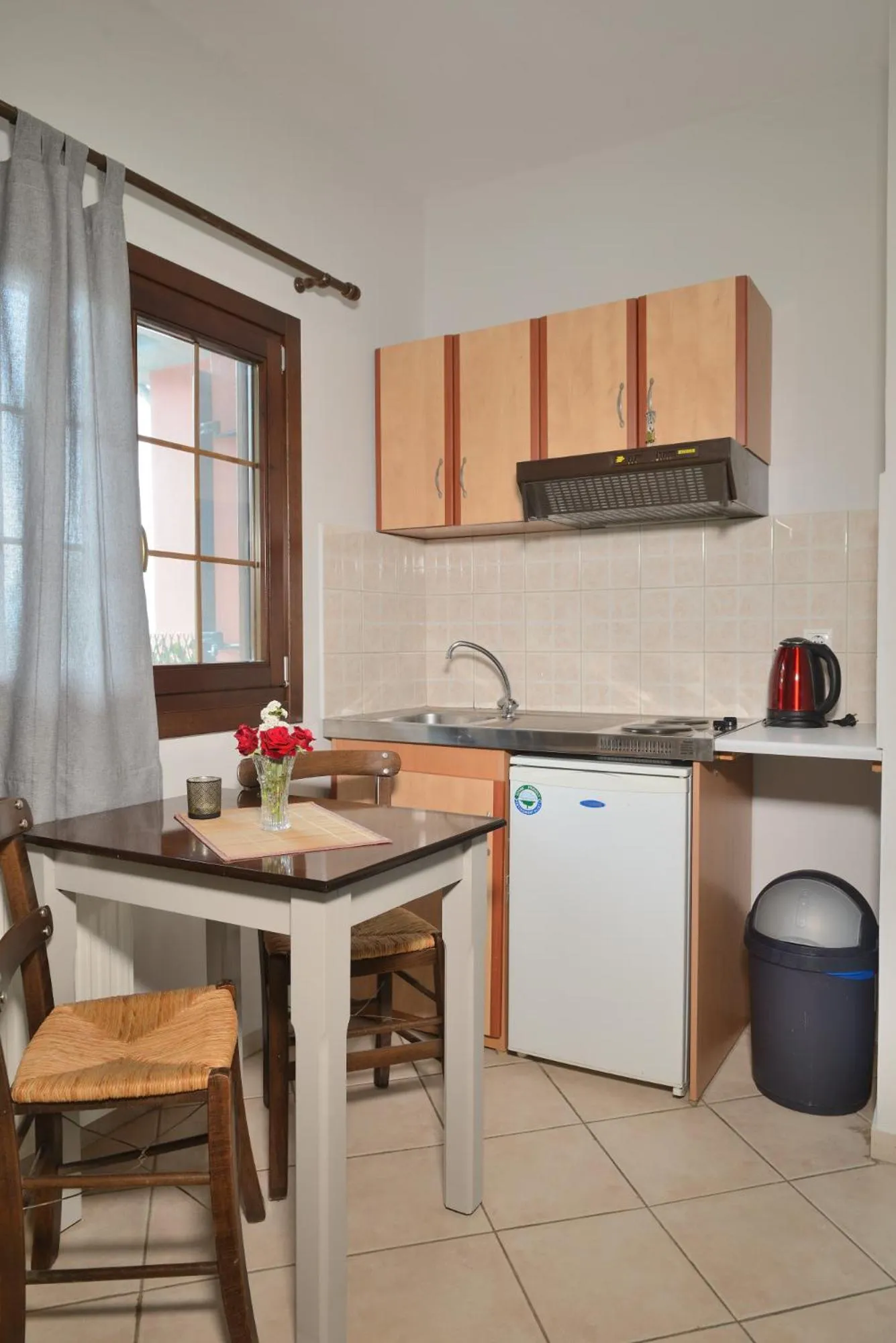 Kitchen or kitchenette in Artemis Apartments