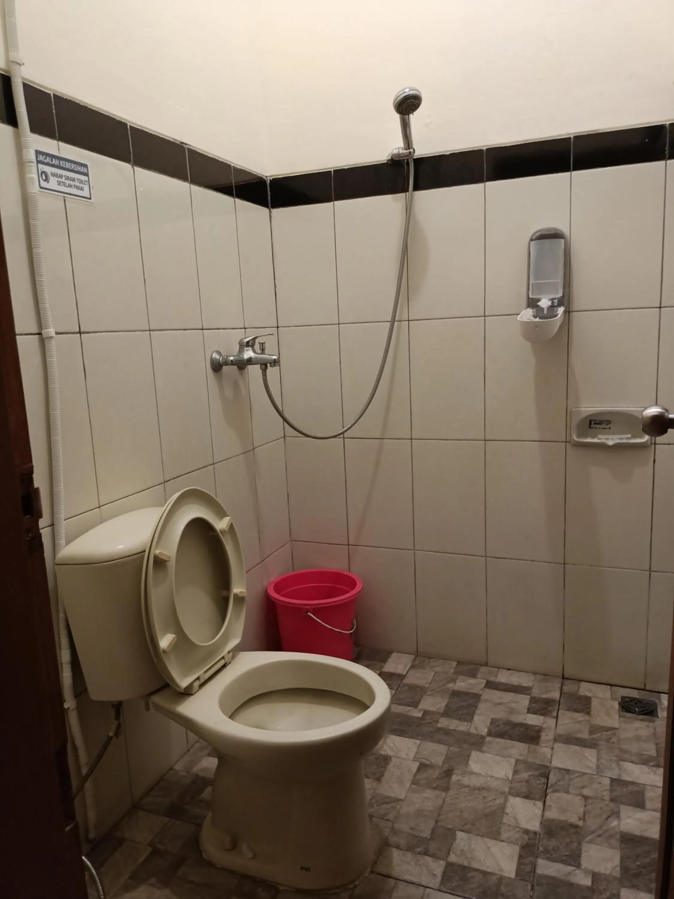 Shower in Rumah Kami Guest House