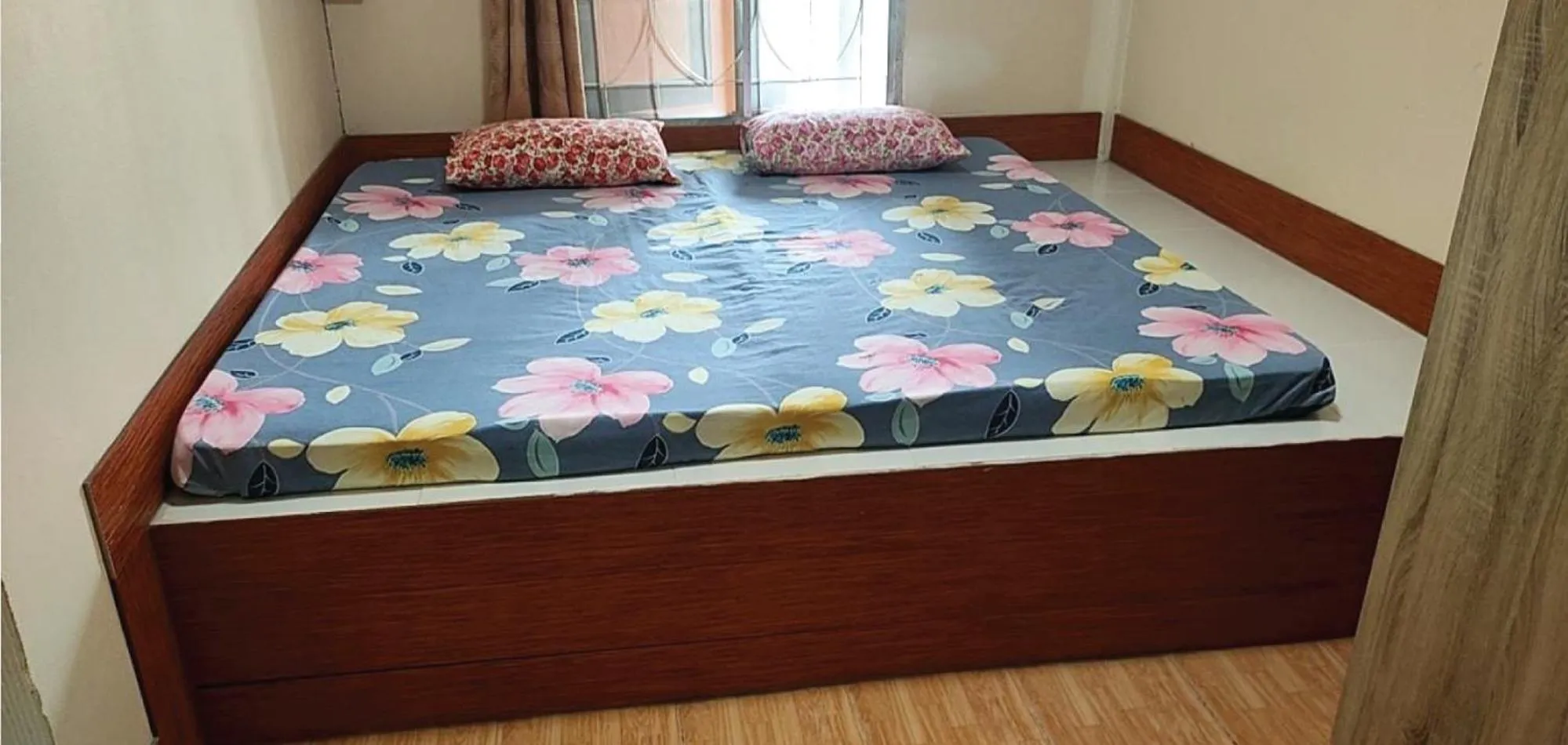 Bed in Vimanmek Resort