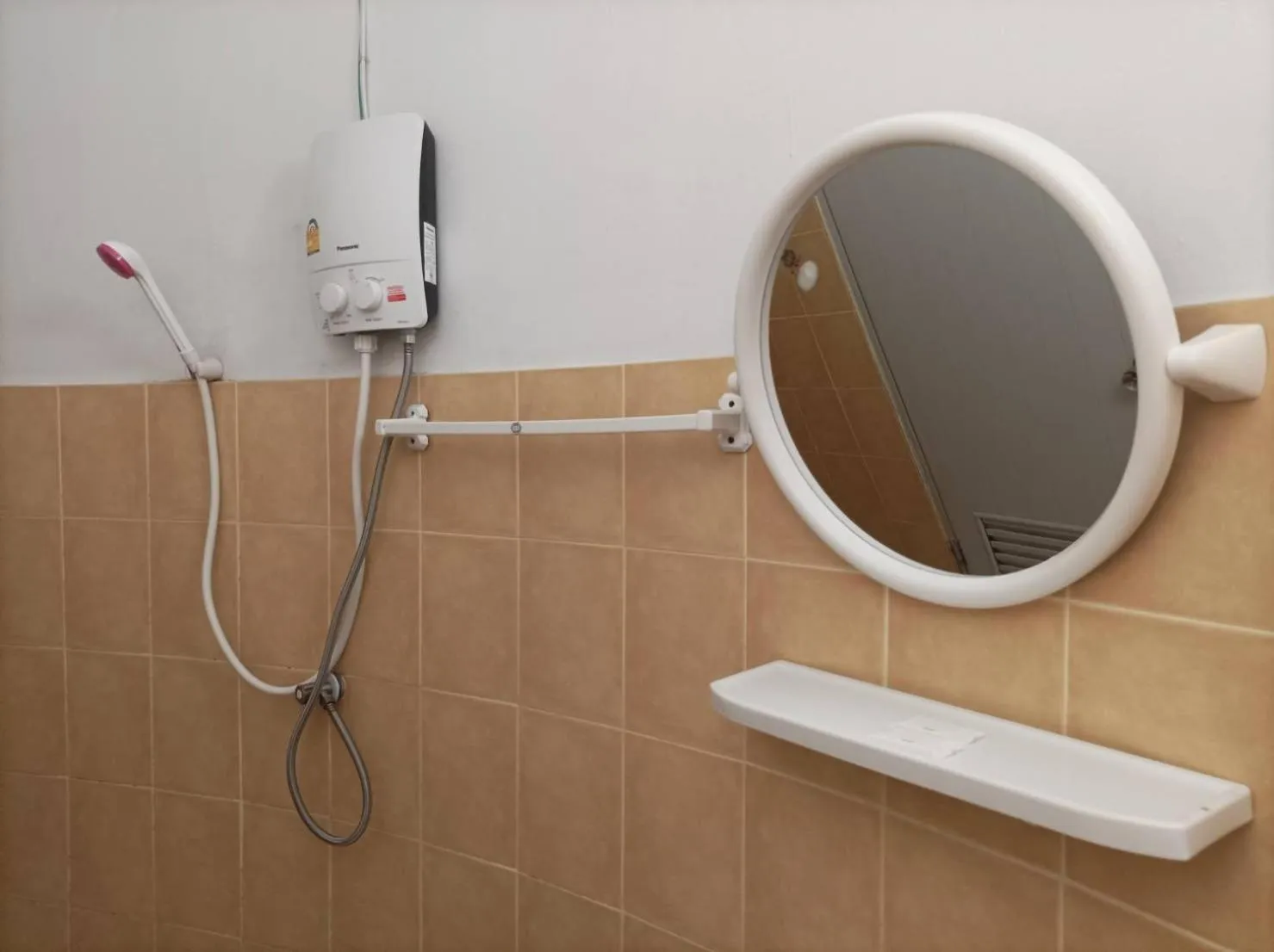 Shower in Vimanmek Resort