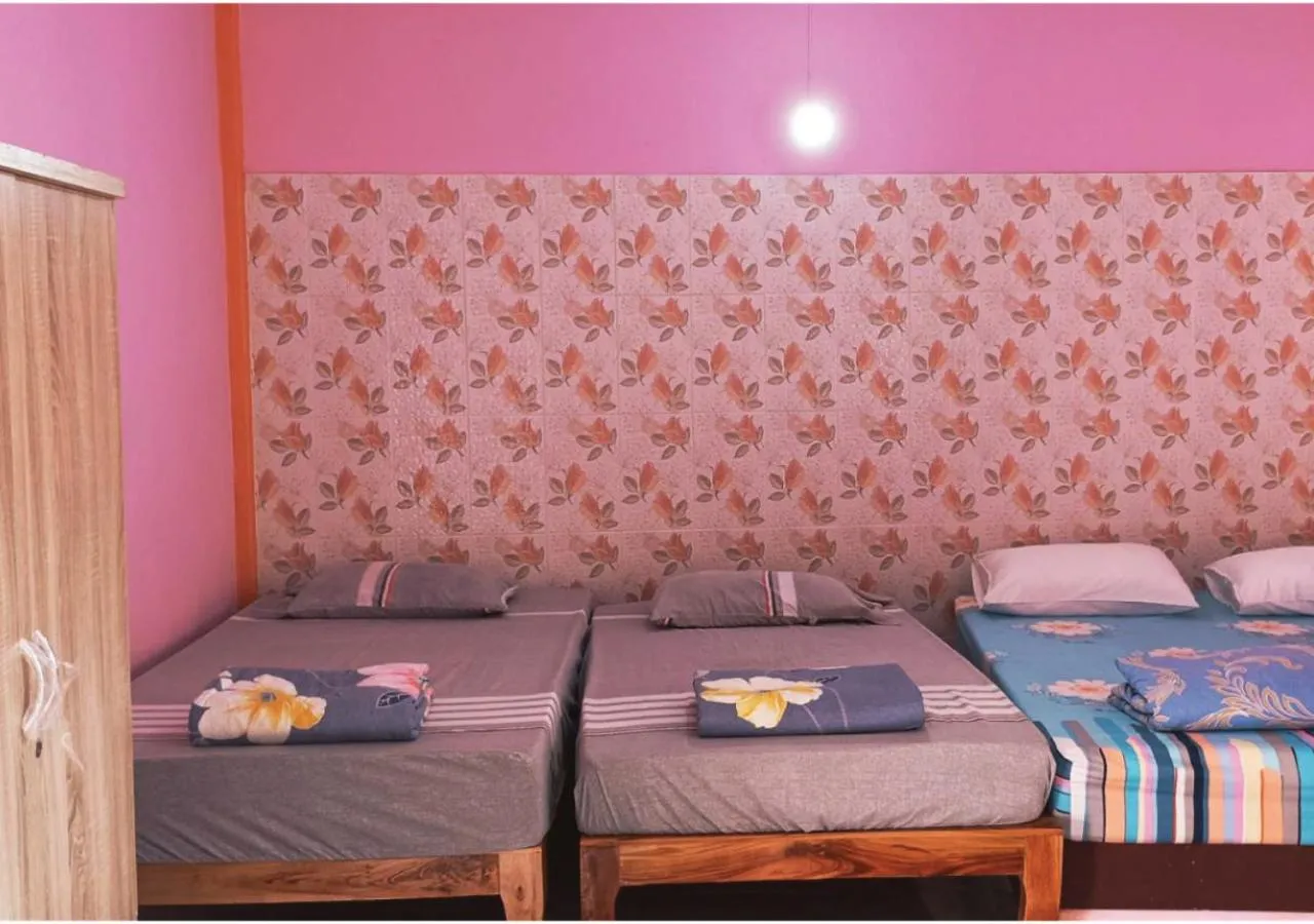 Bed in Vimanmek Resort