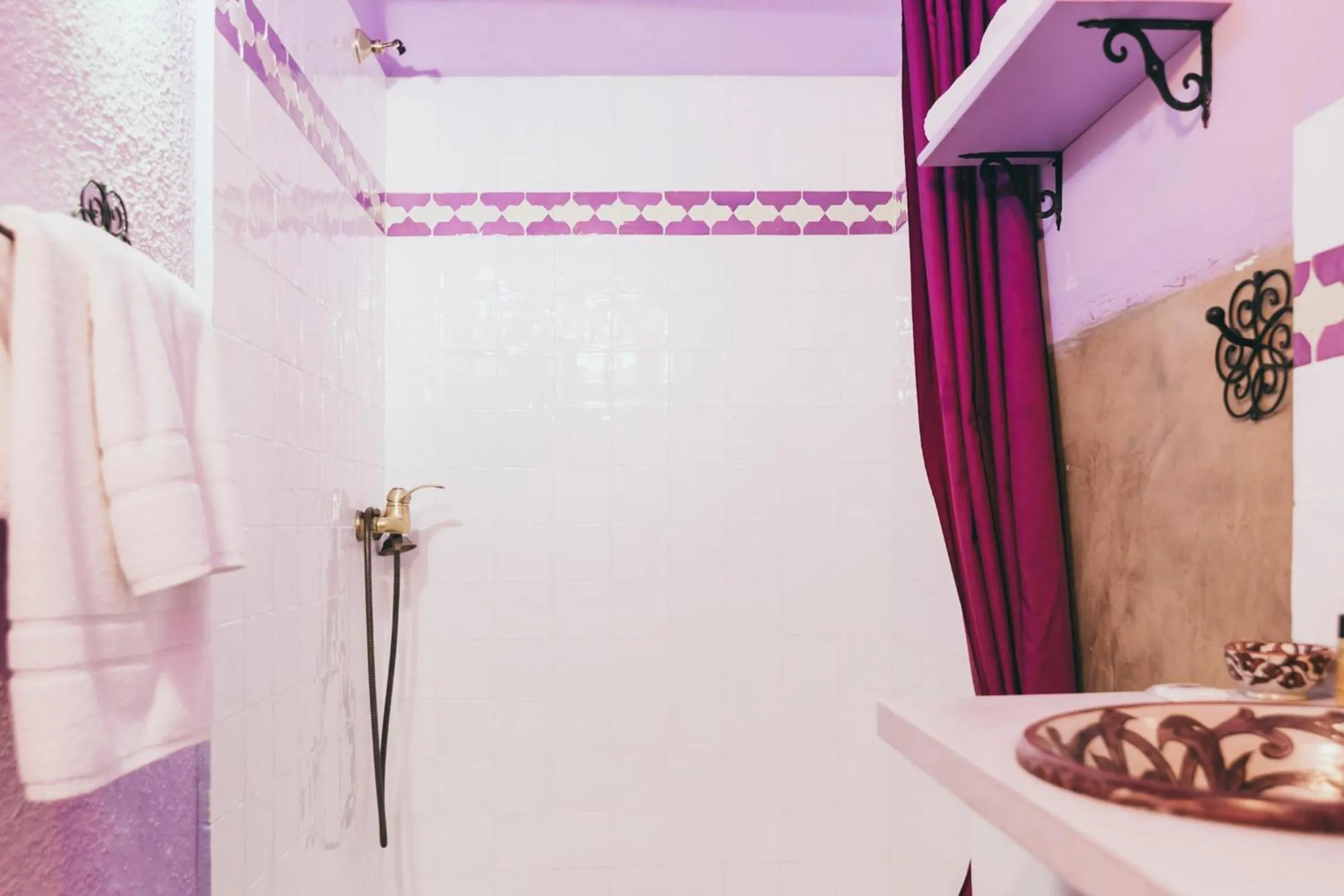 Shower in El Riad Andaluz