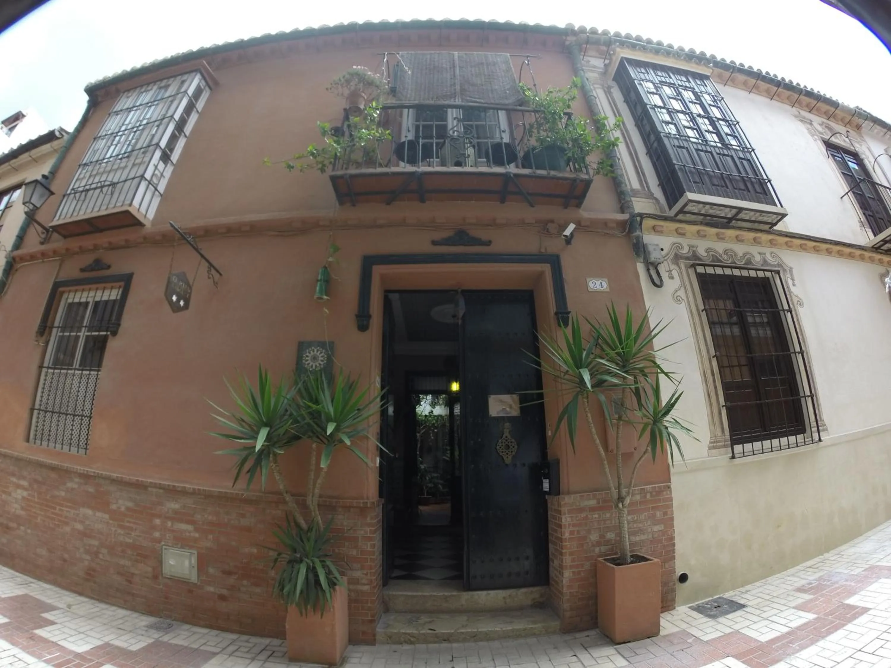 Property building in El Riad Andaluz
