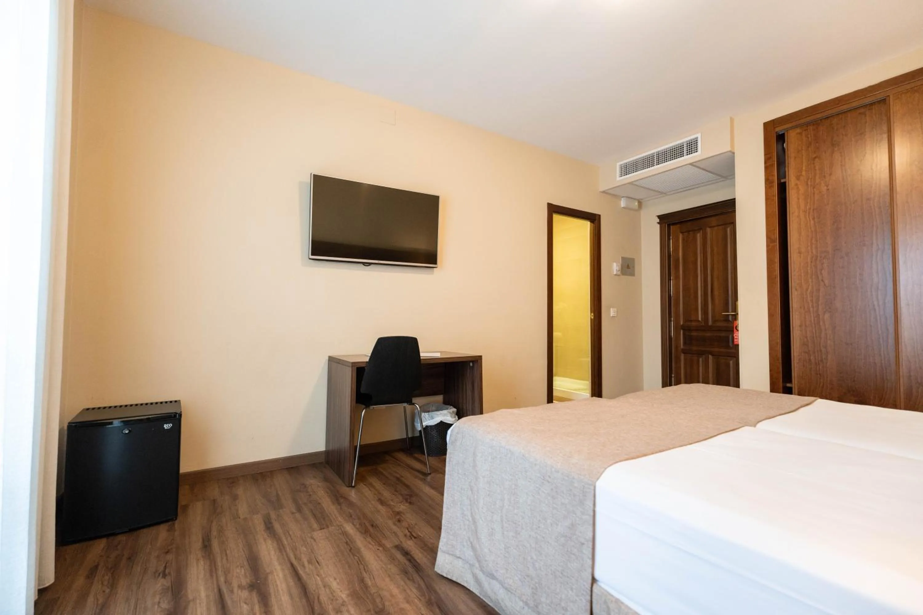 Photo of the whole room, Bed in Hotel Finca Los Abetos