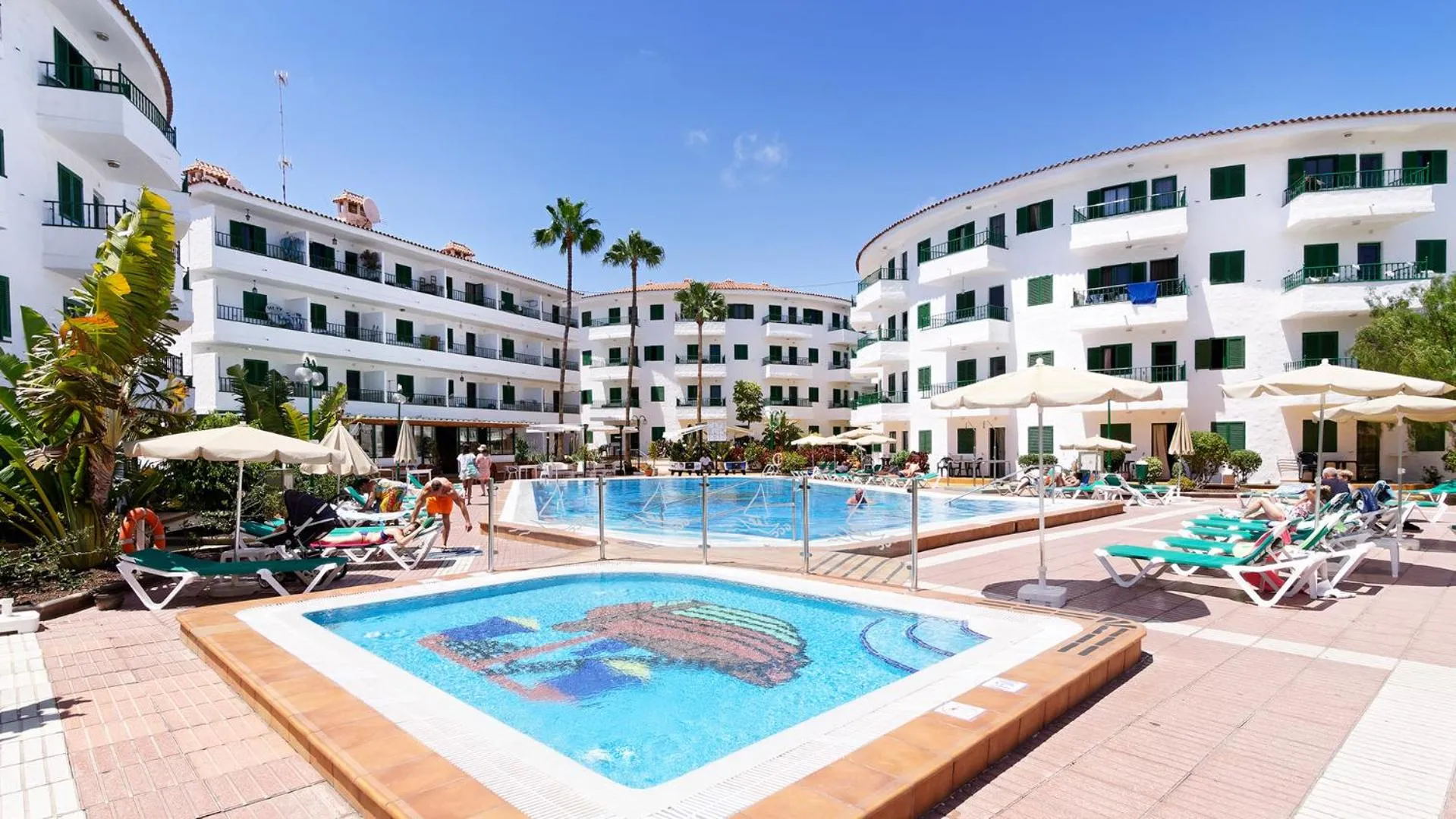 Pool view in Las Faluas