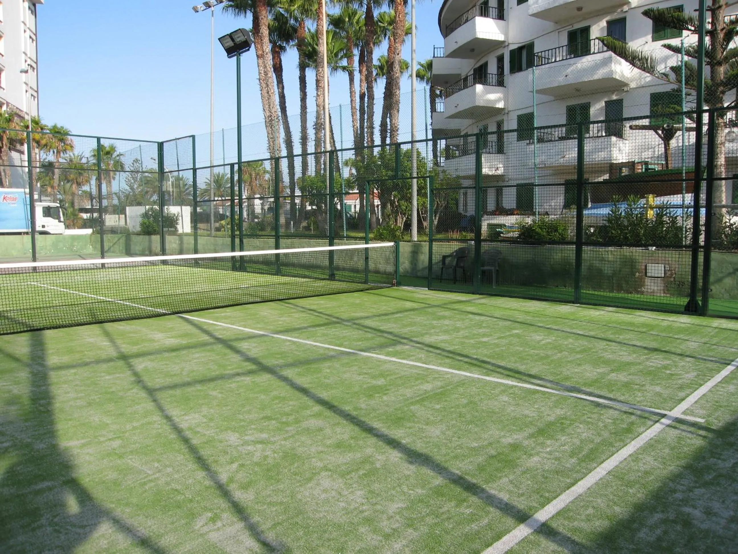 Tennis court in Las Faluas