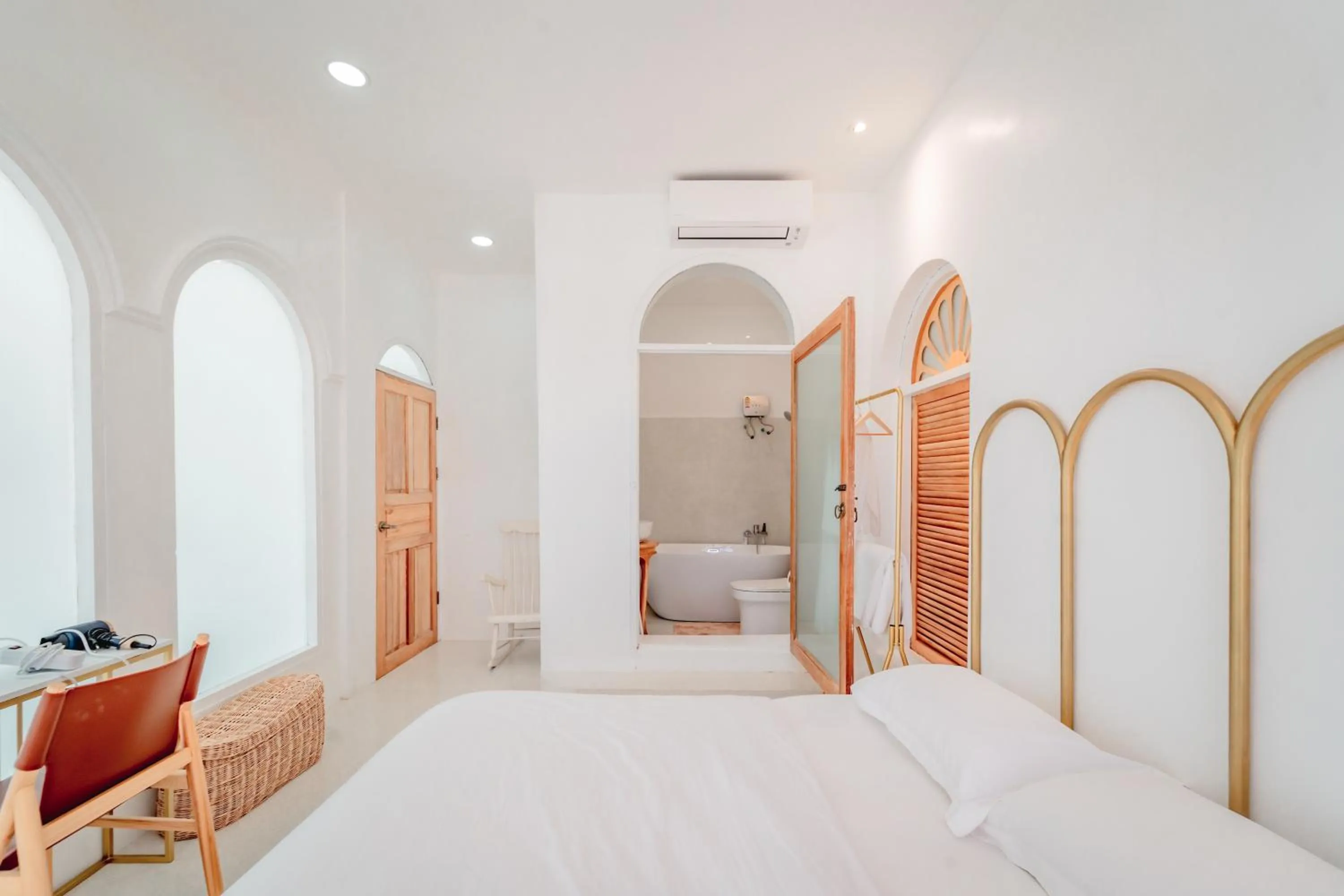 Bed in Arpo Pool Villa Riverside Bangkok