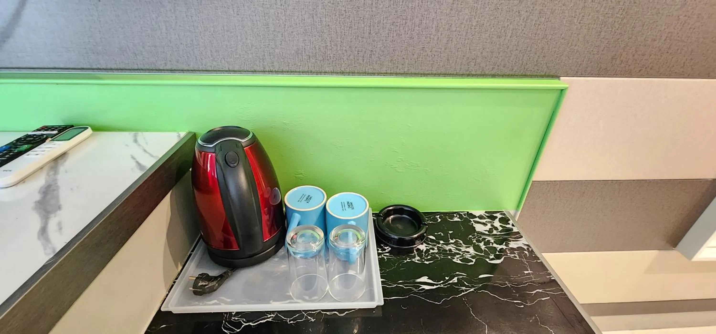 Coffee/tea facilities in Issara Patong Beach