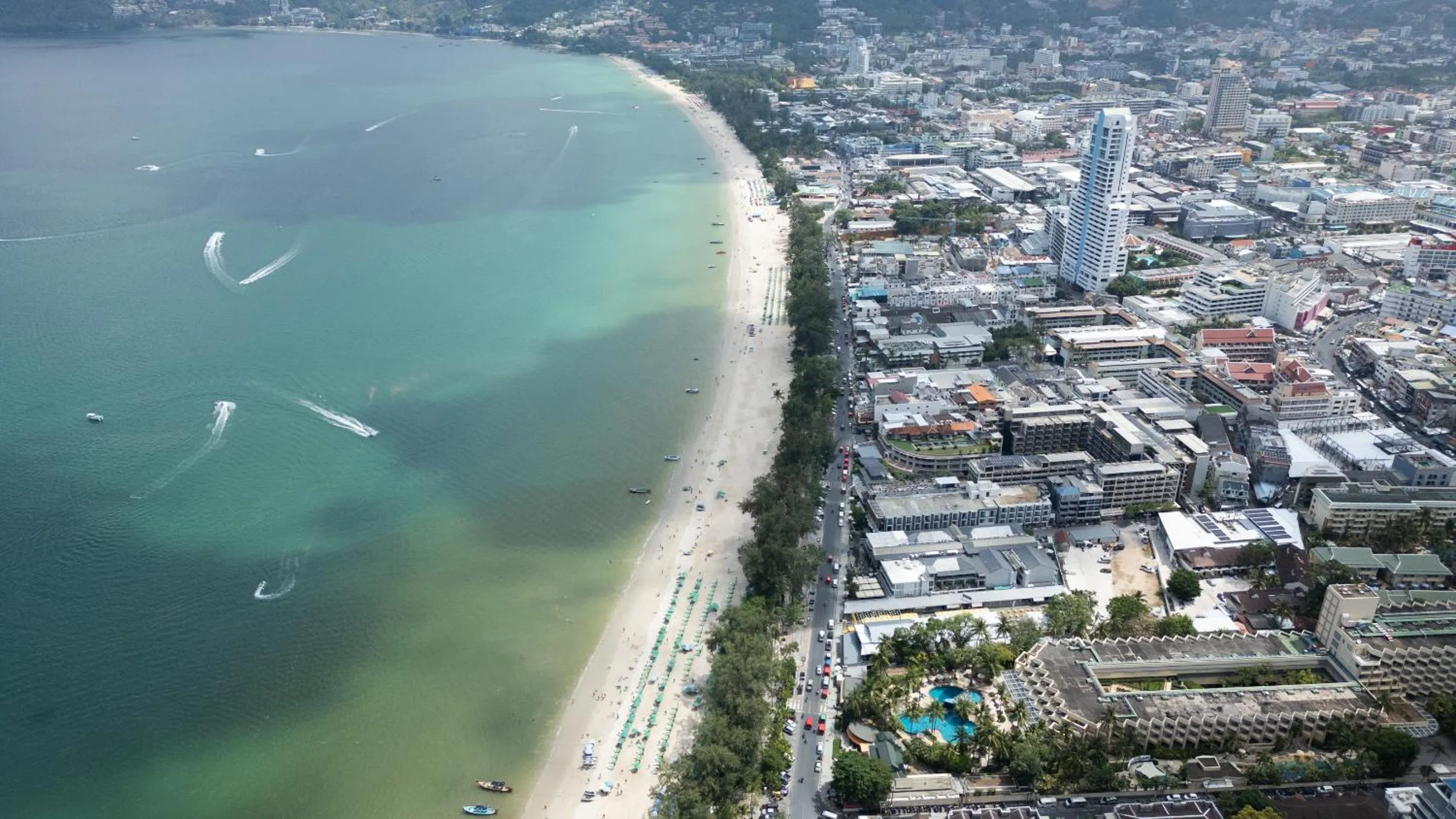 Beach in Issara Patong Beach