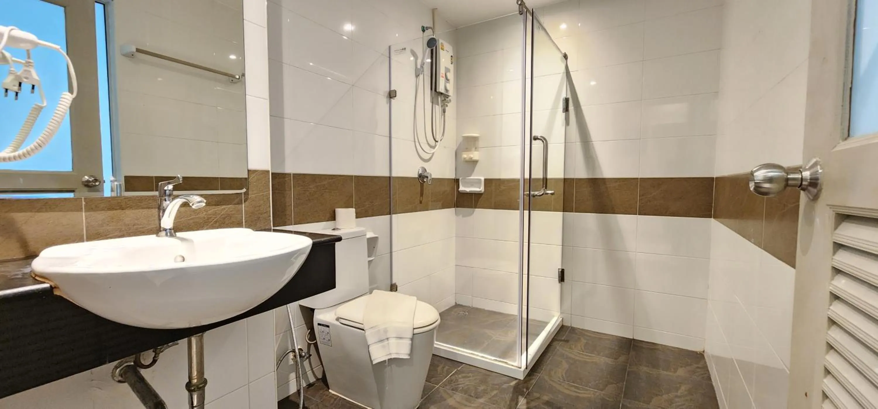 Bathroom in Issara Patong Beach