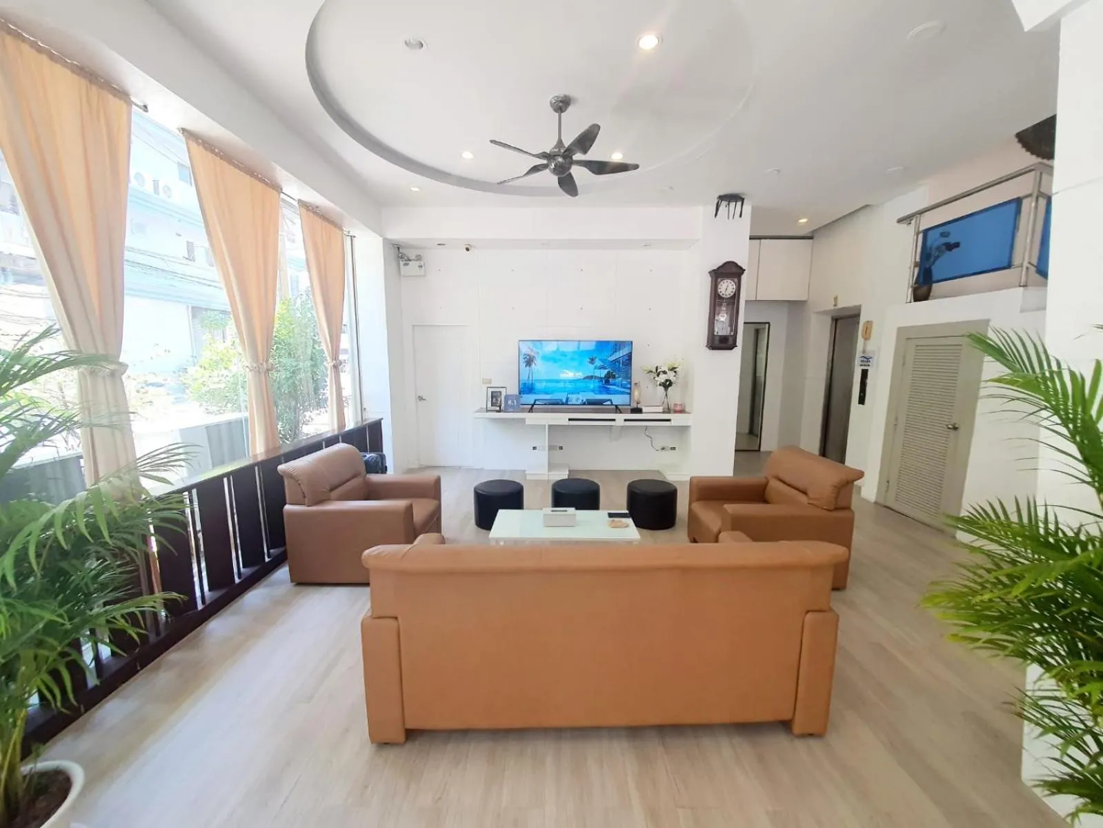 TV and multimedia in Issara Patong Beach
