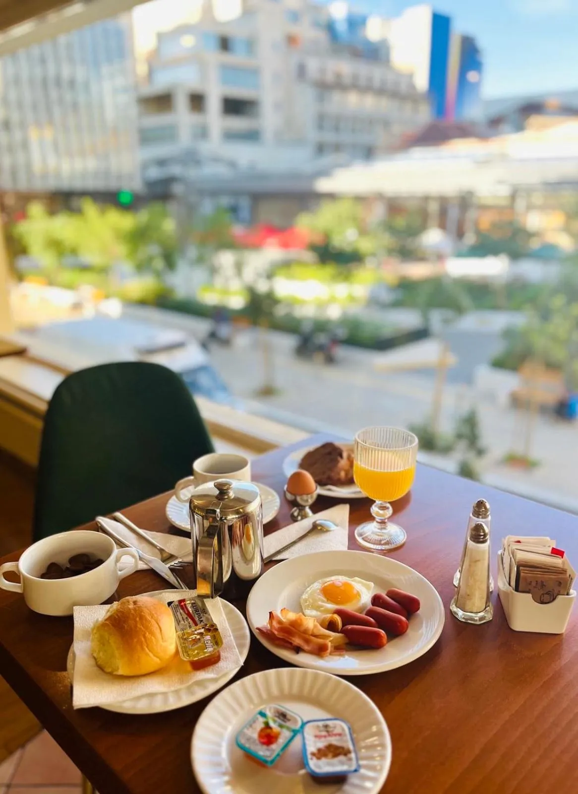 Triton Hotel Piraeus