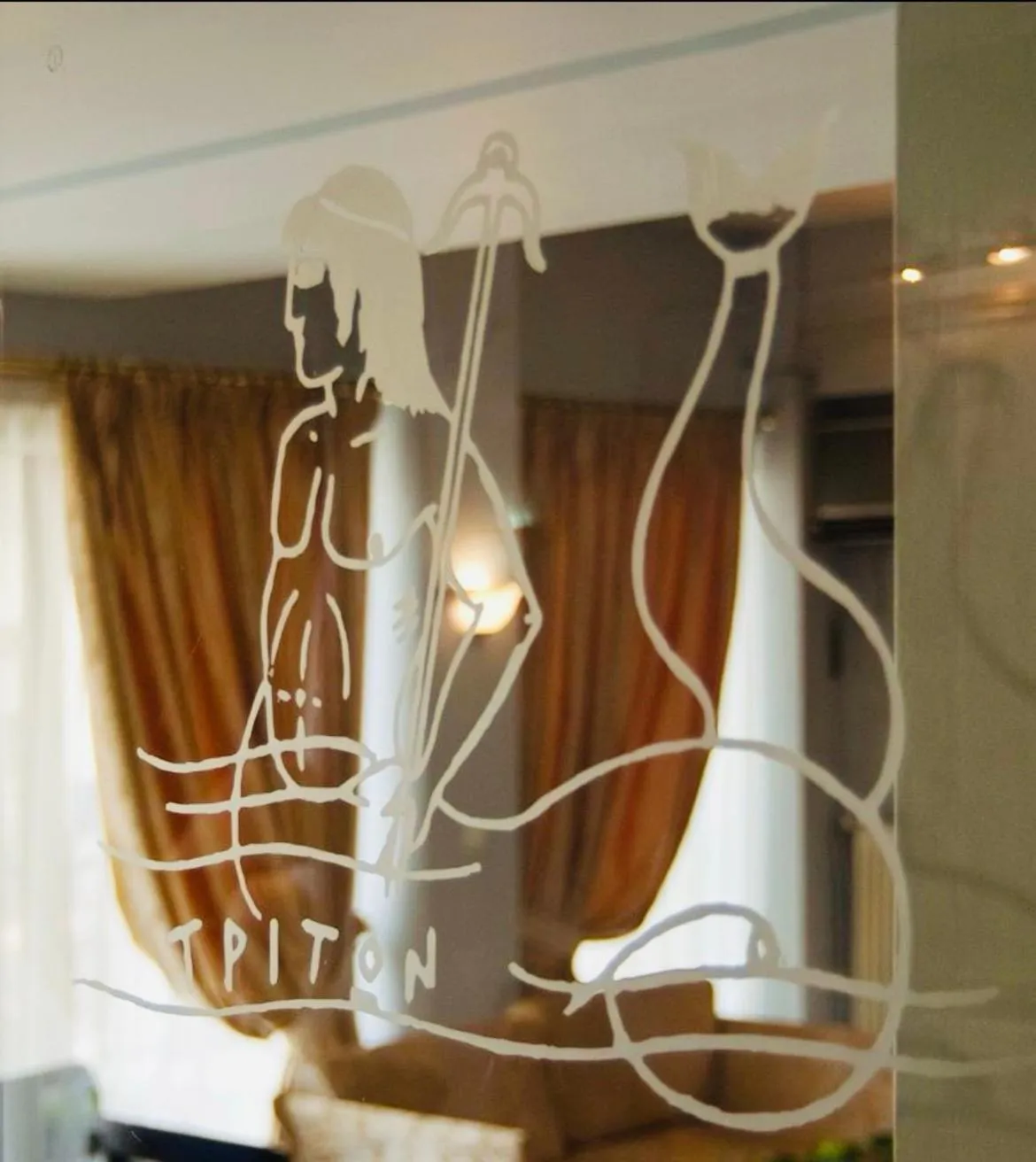 Triton Hotel Piraeus