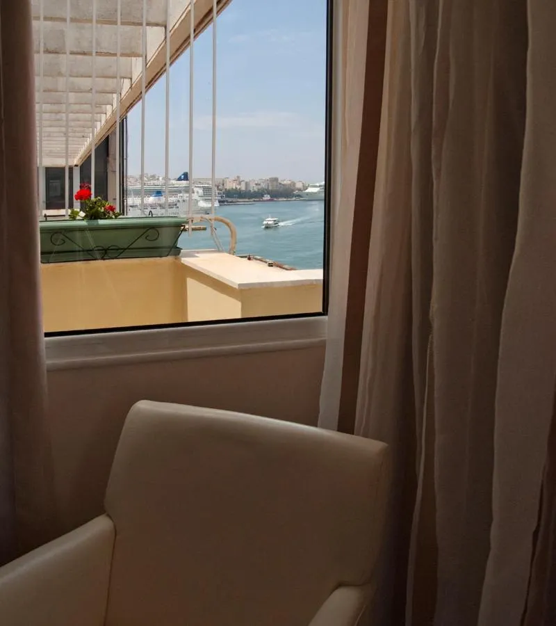 Triton Hotel Piraeus