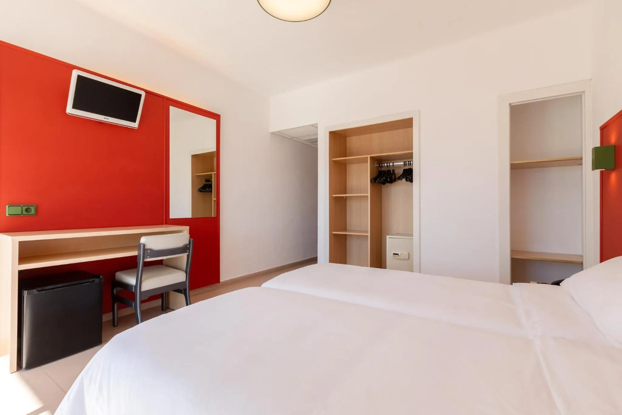 Bed in The Red Hotel - Adults Only