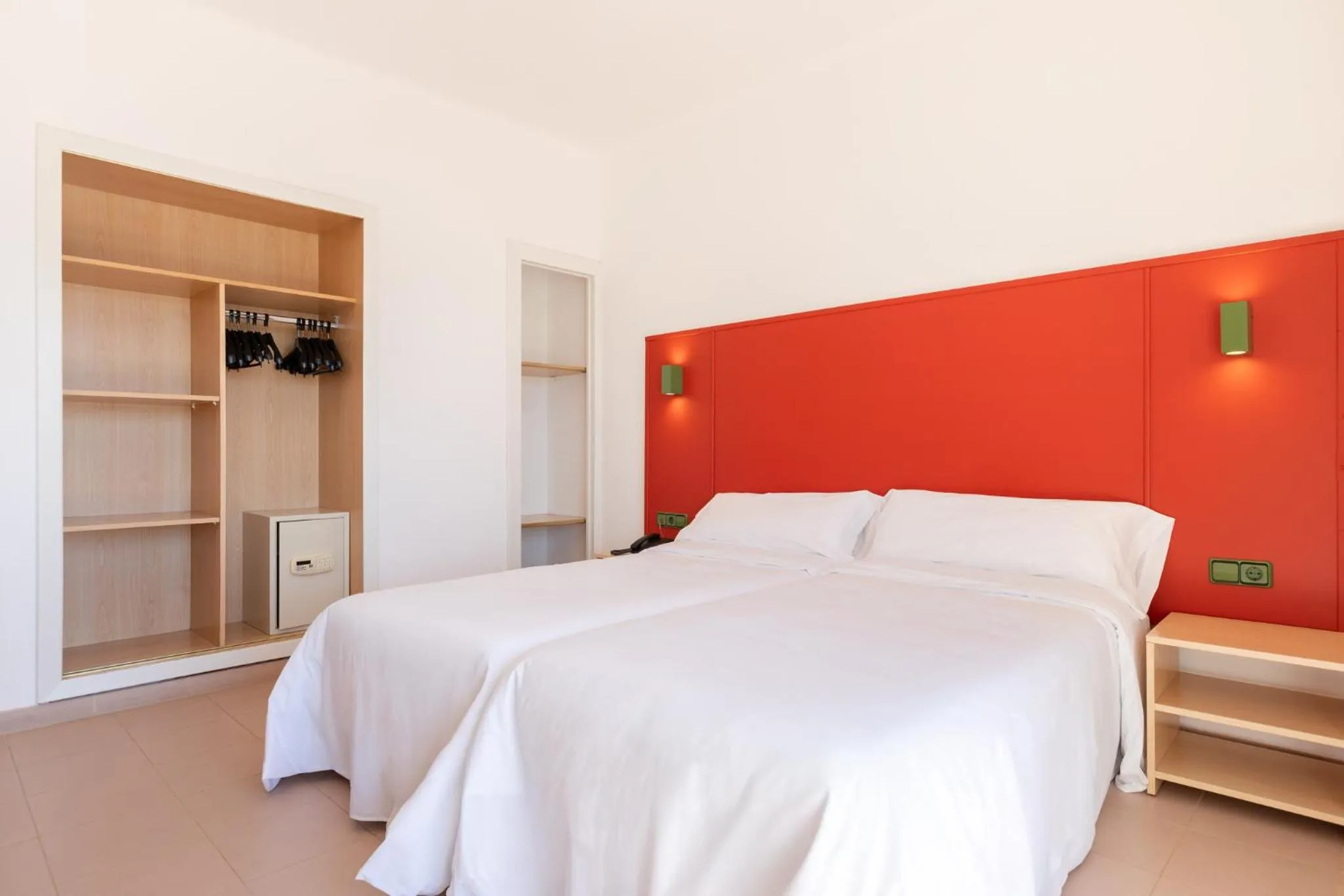 Bed in The Red Hotel - Adults Only