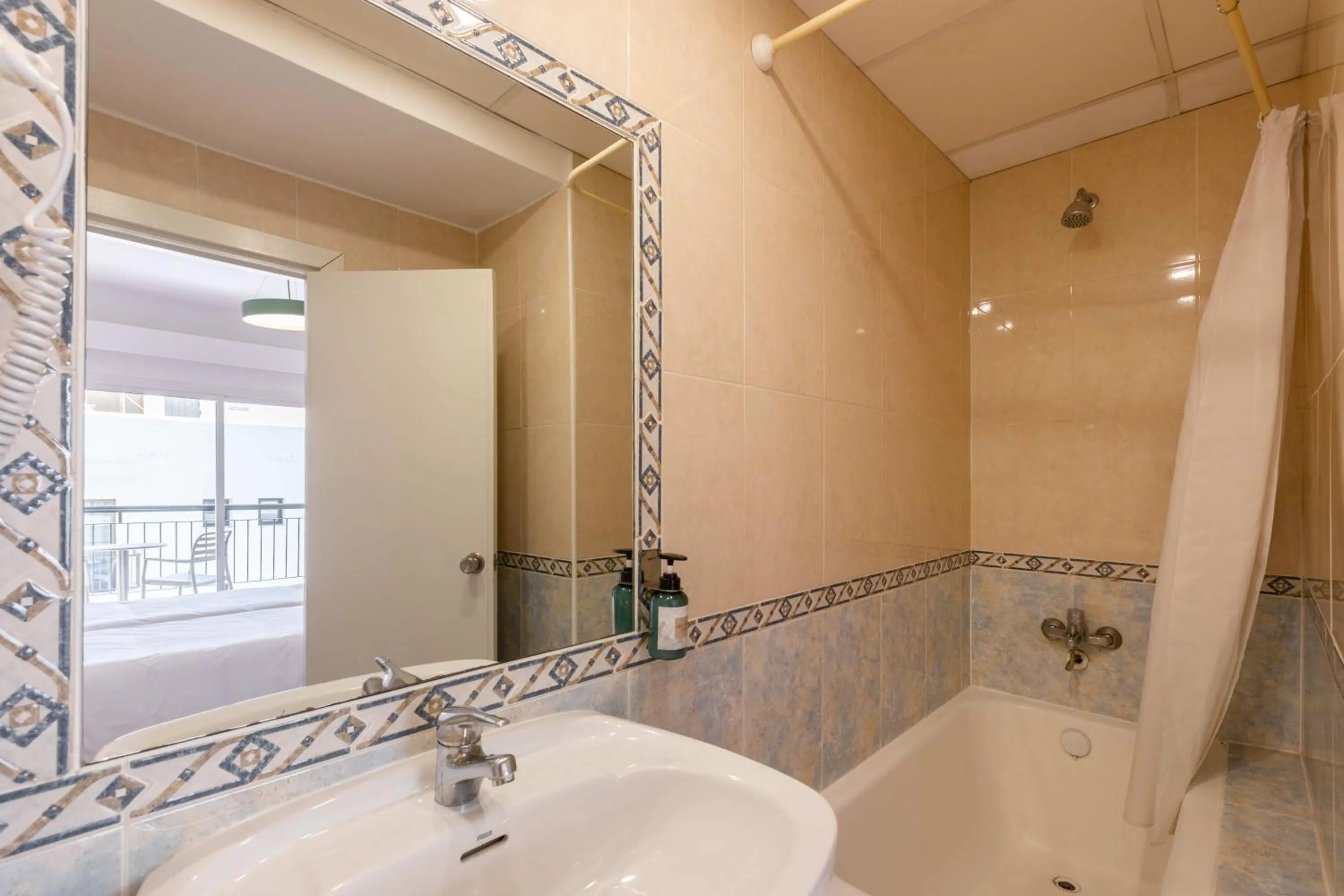 Shower in The Red Hotel - Adults Only