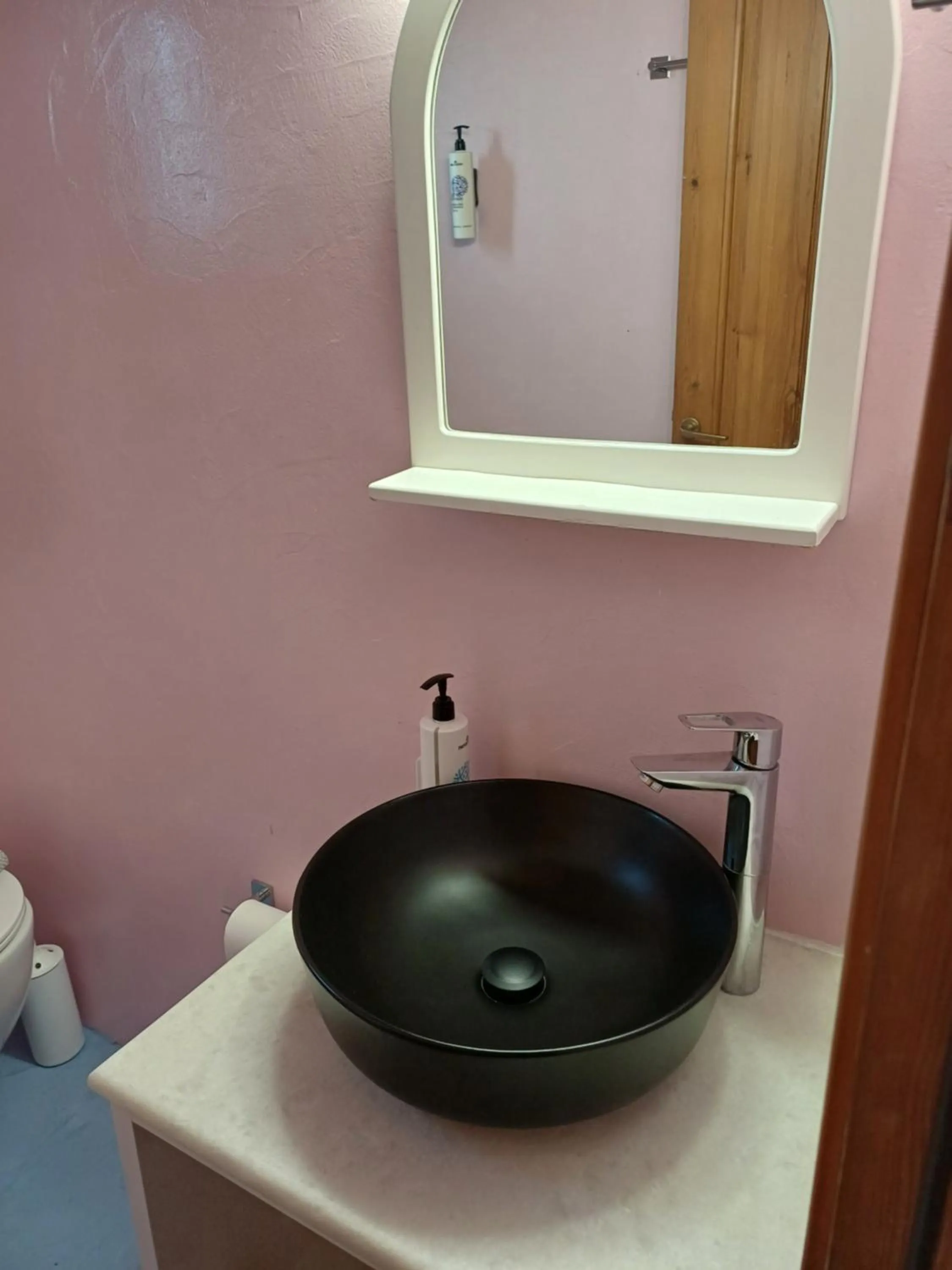 Bathroom in Siroco's Rooms And Studios