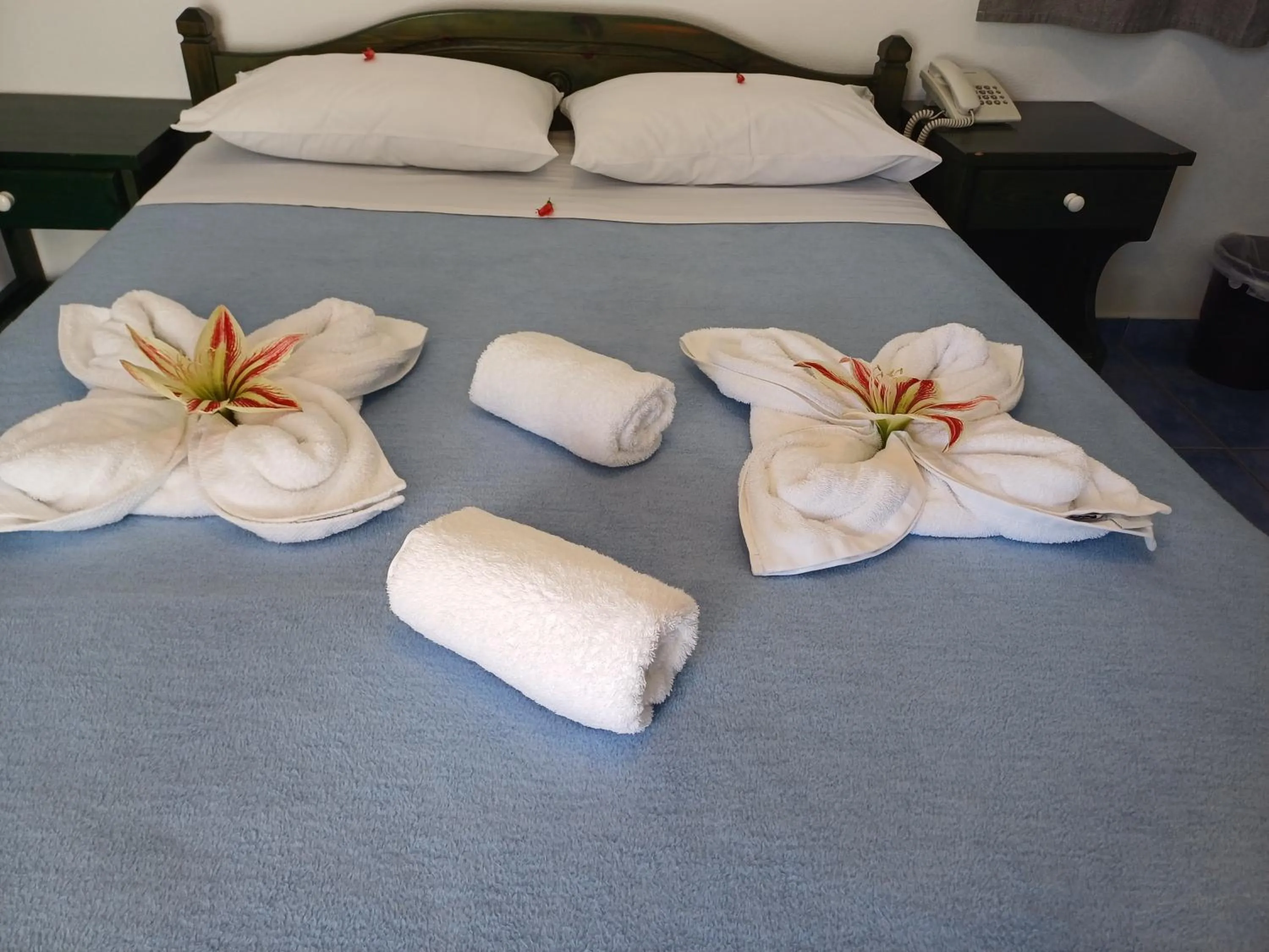 Property building, Bed in Siroco's Rooms And Studios