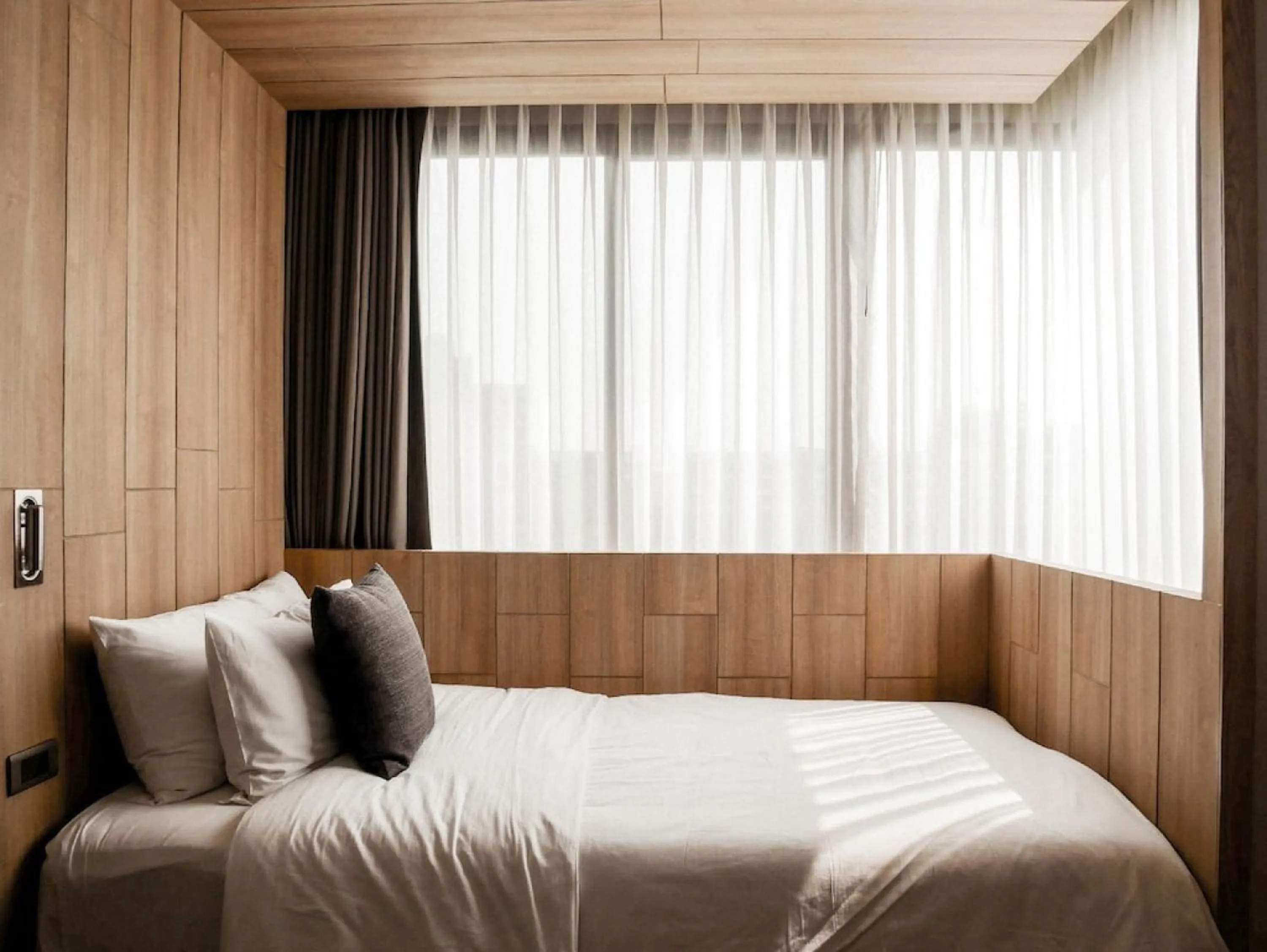 Bedroom, Bed in Brique Suite