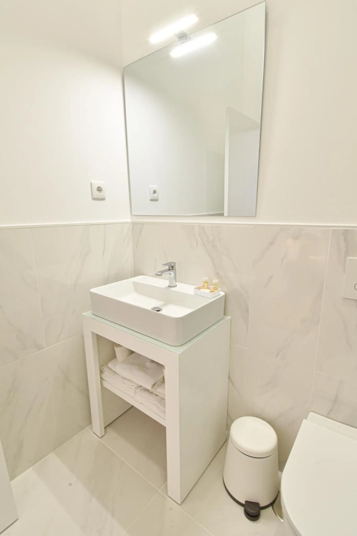 Toilet in LAA Studios