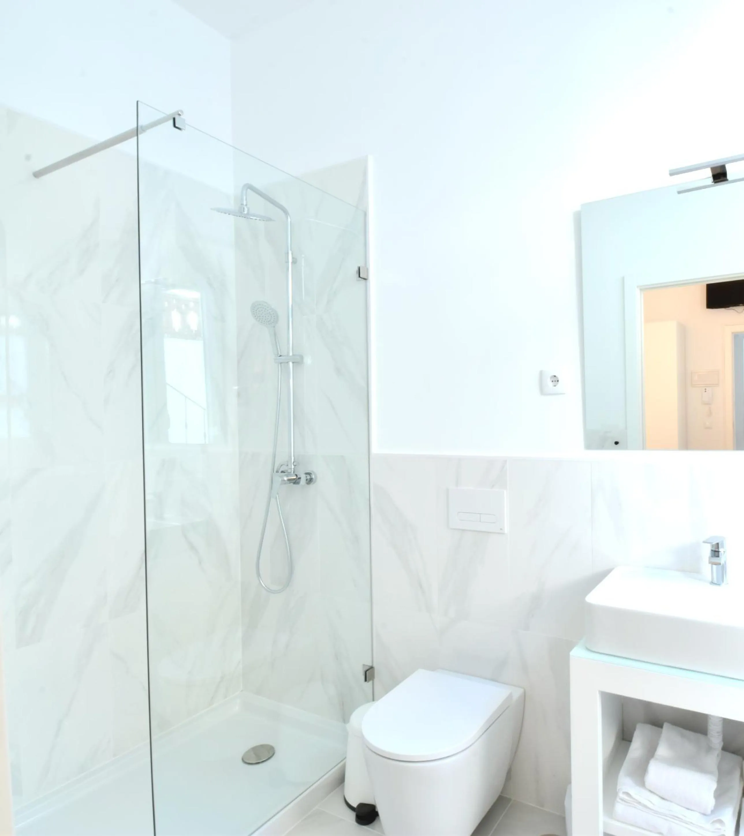 Shower in LAA Studios
