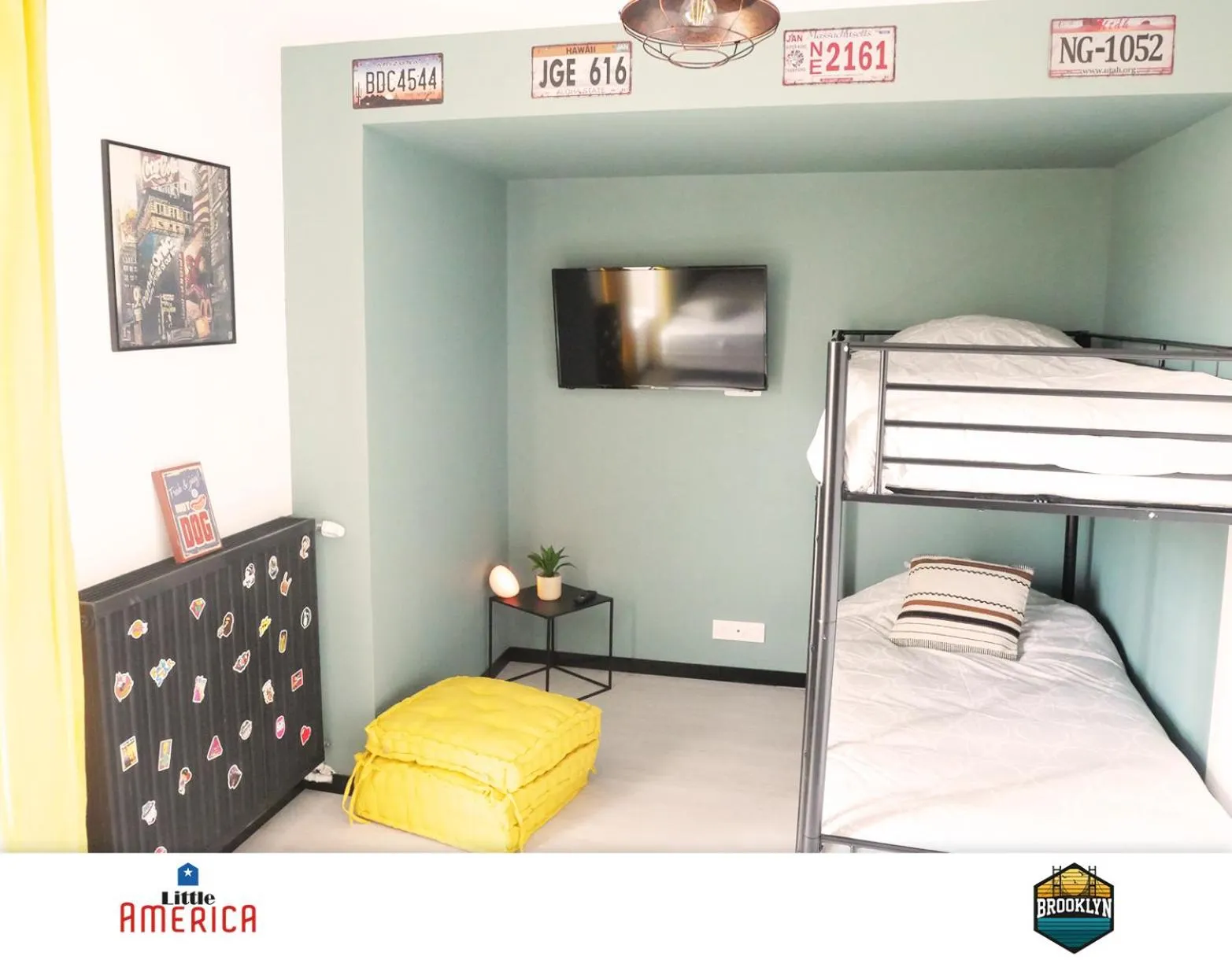 TV and multimedia, Bed in Little America - Appart Hôtel 3km Futuroscope