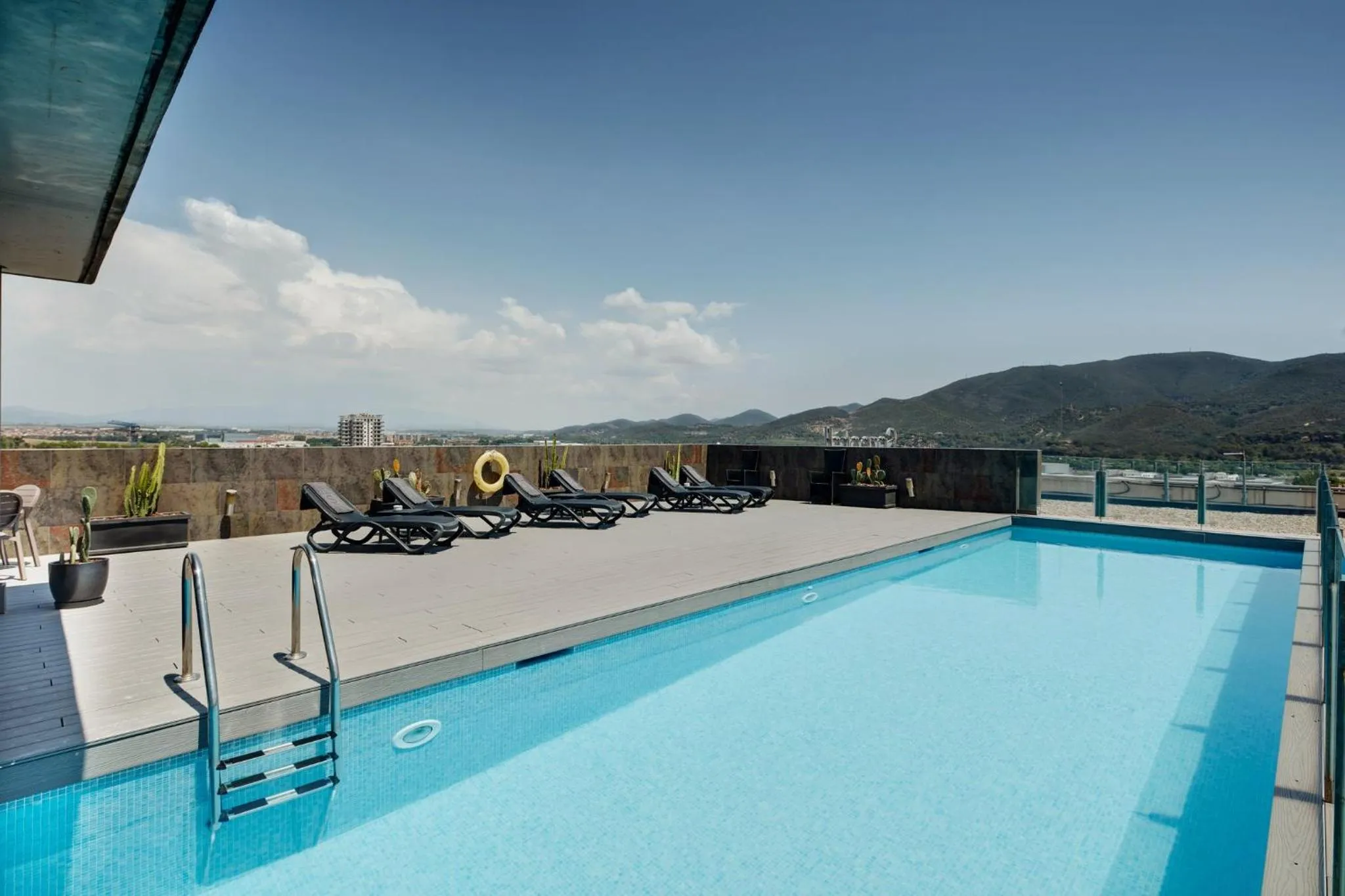 Swimming pool in Sercotel Ciutat de Montcada