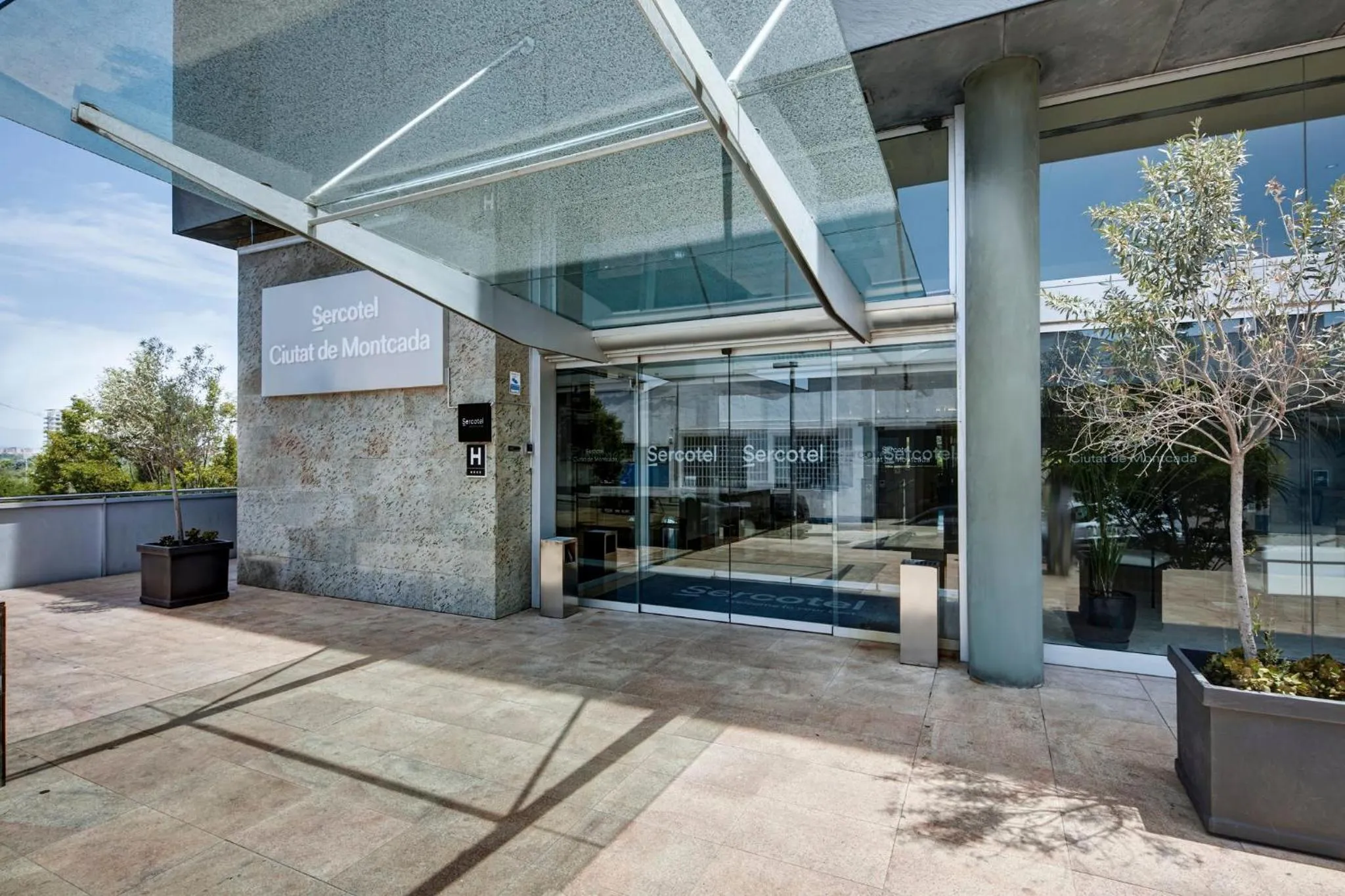 Facade/entrance in Sercotel Ciutat de Montcada