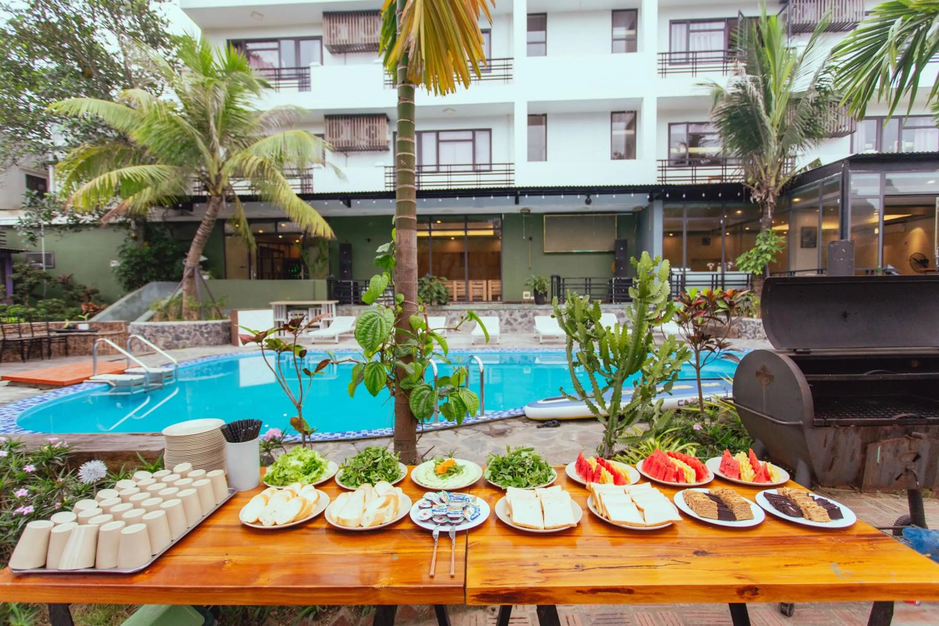 Property building in Republic Hostel Cat Ba