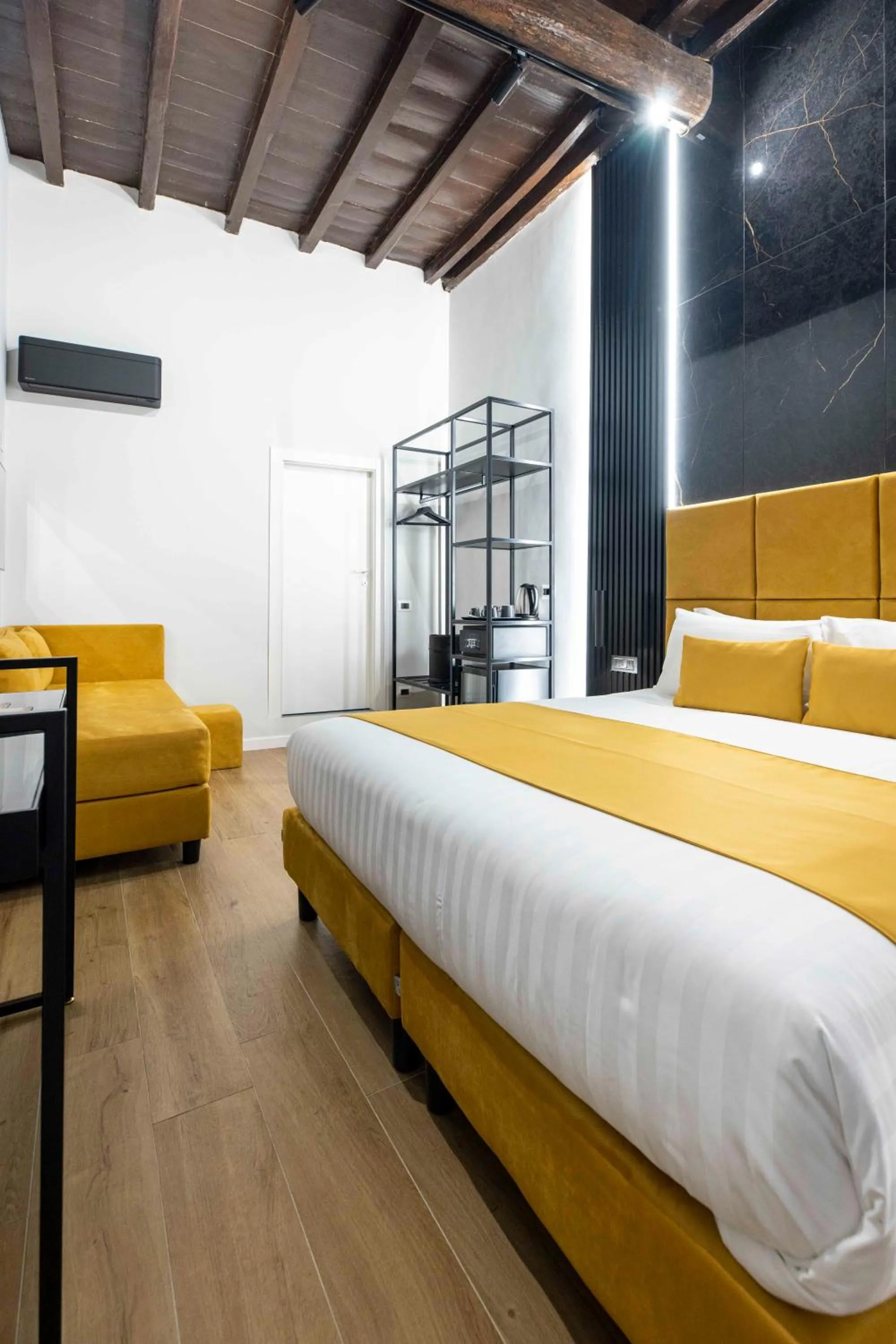 Bed in Home at Rome Luxury Navona Guesthouse