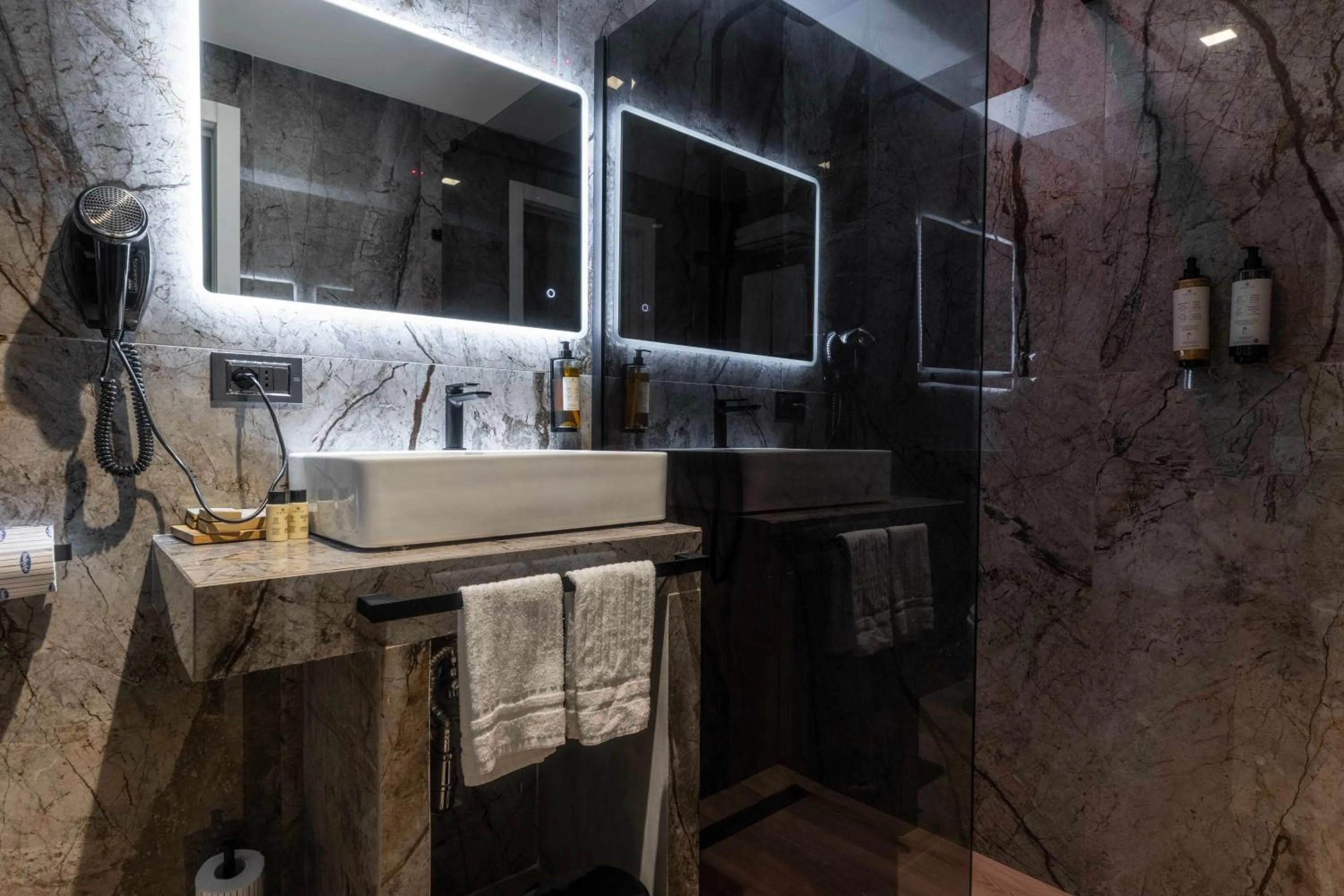 Shower in Home at Rome Luxury Navona Guesthouse