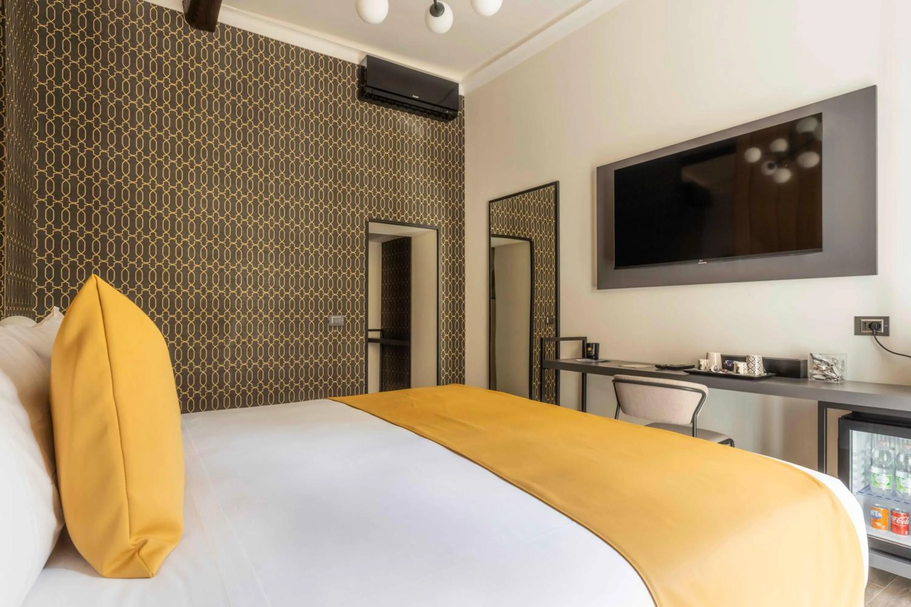 TV and multimedia, Bed in Home at Rome Luxury Navona Guesthouse