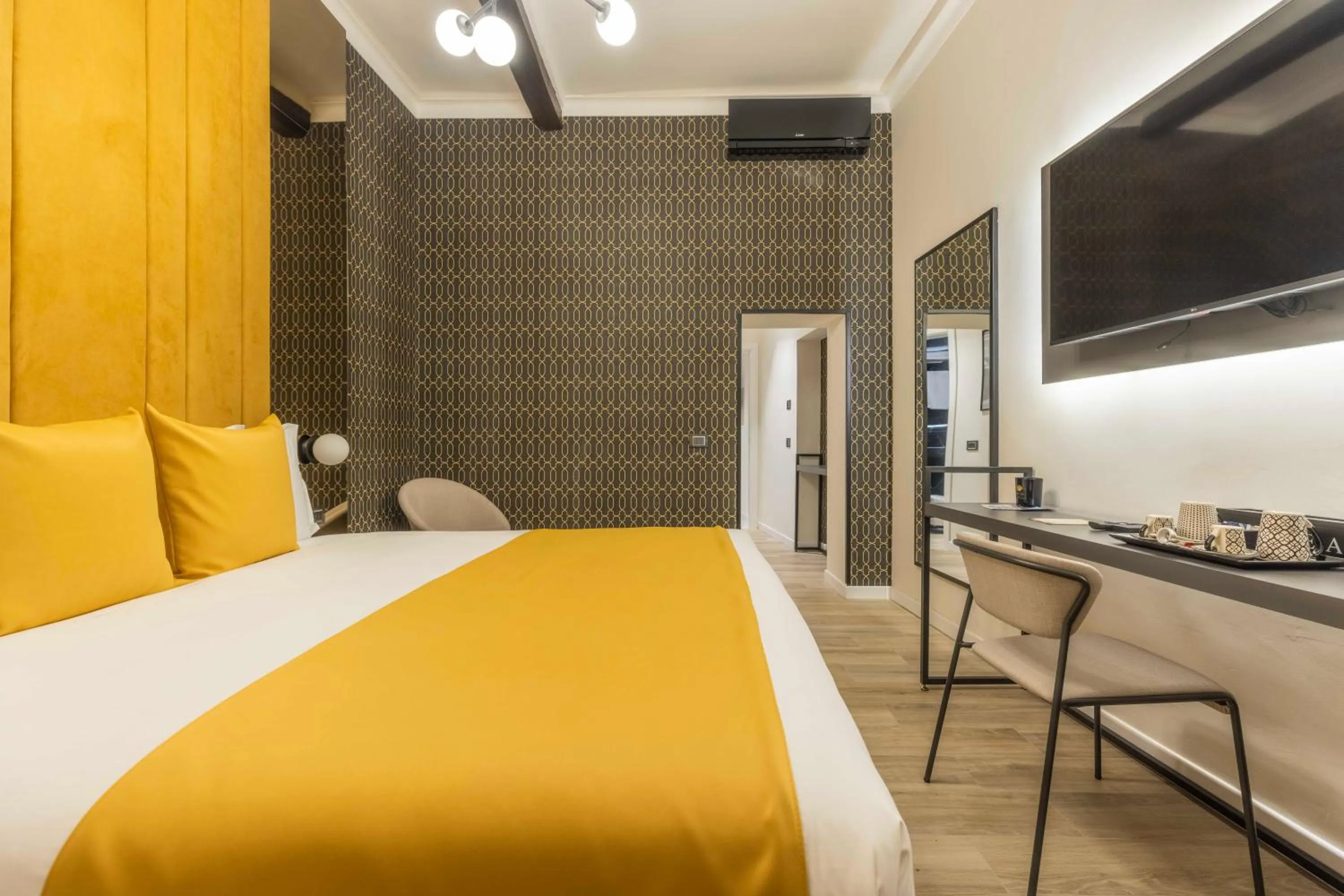 TV and multimedia, Bed in Home at Rome Luxury Navona Guesthouse