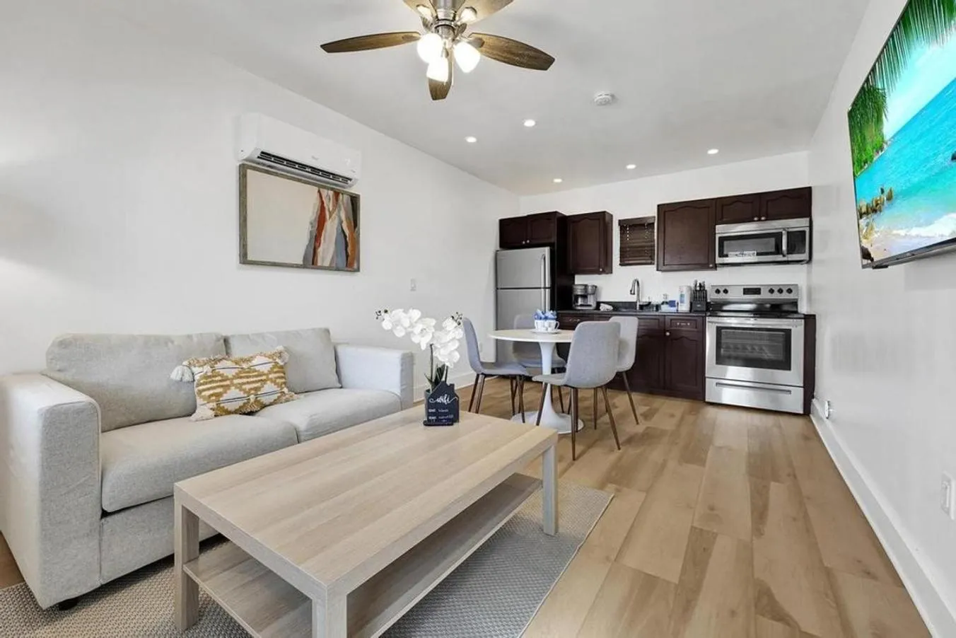 Waves On Walnut - Beach Access