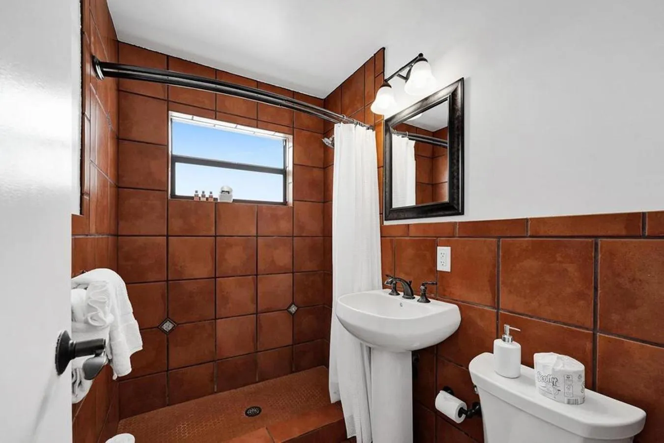 Waves On Walnut - Beach Access