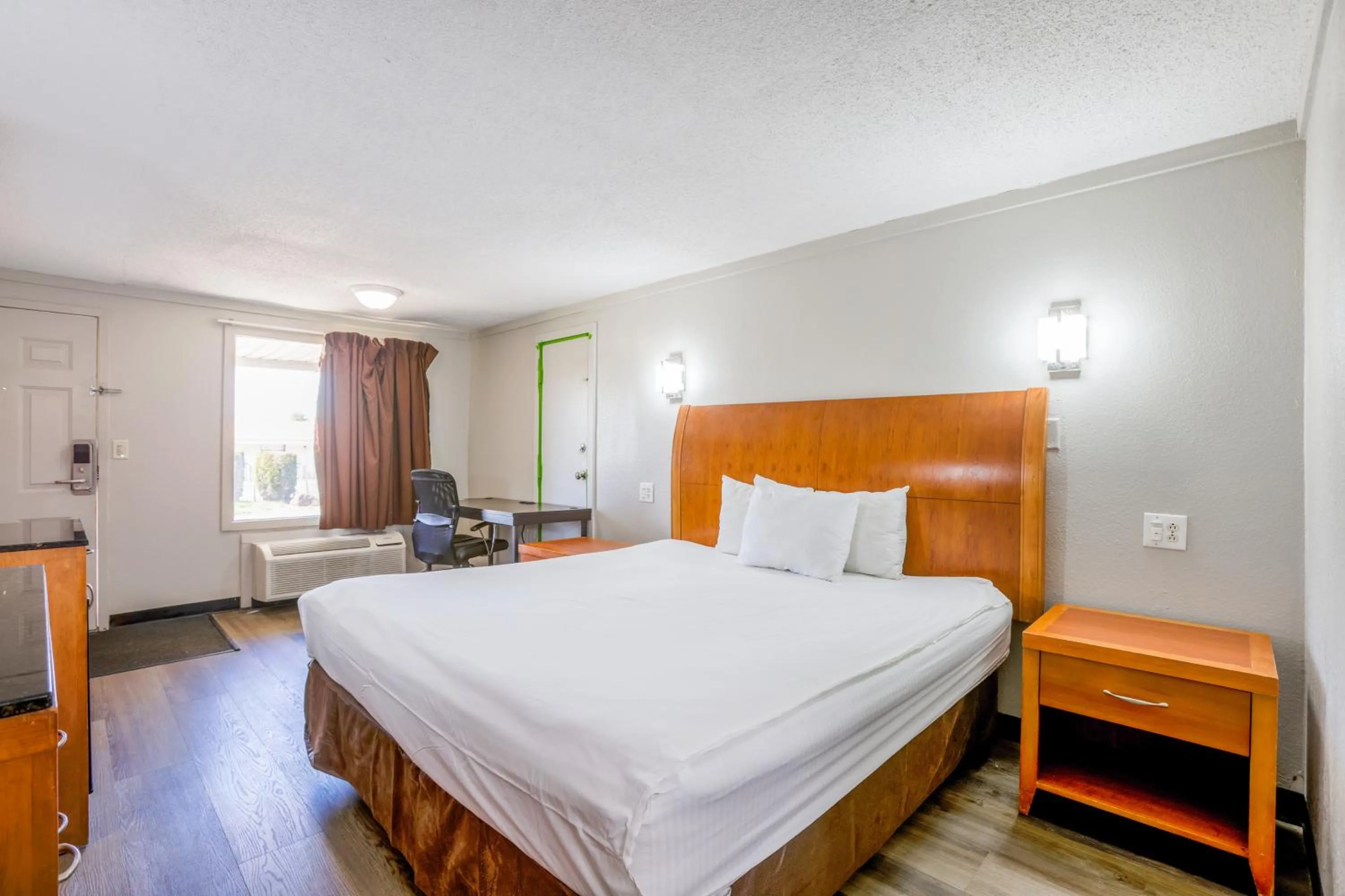 Bedroom, Bed in Cozy Garden Inn By OYO Hwy 40 Richmond