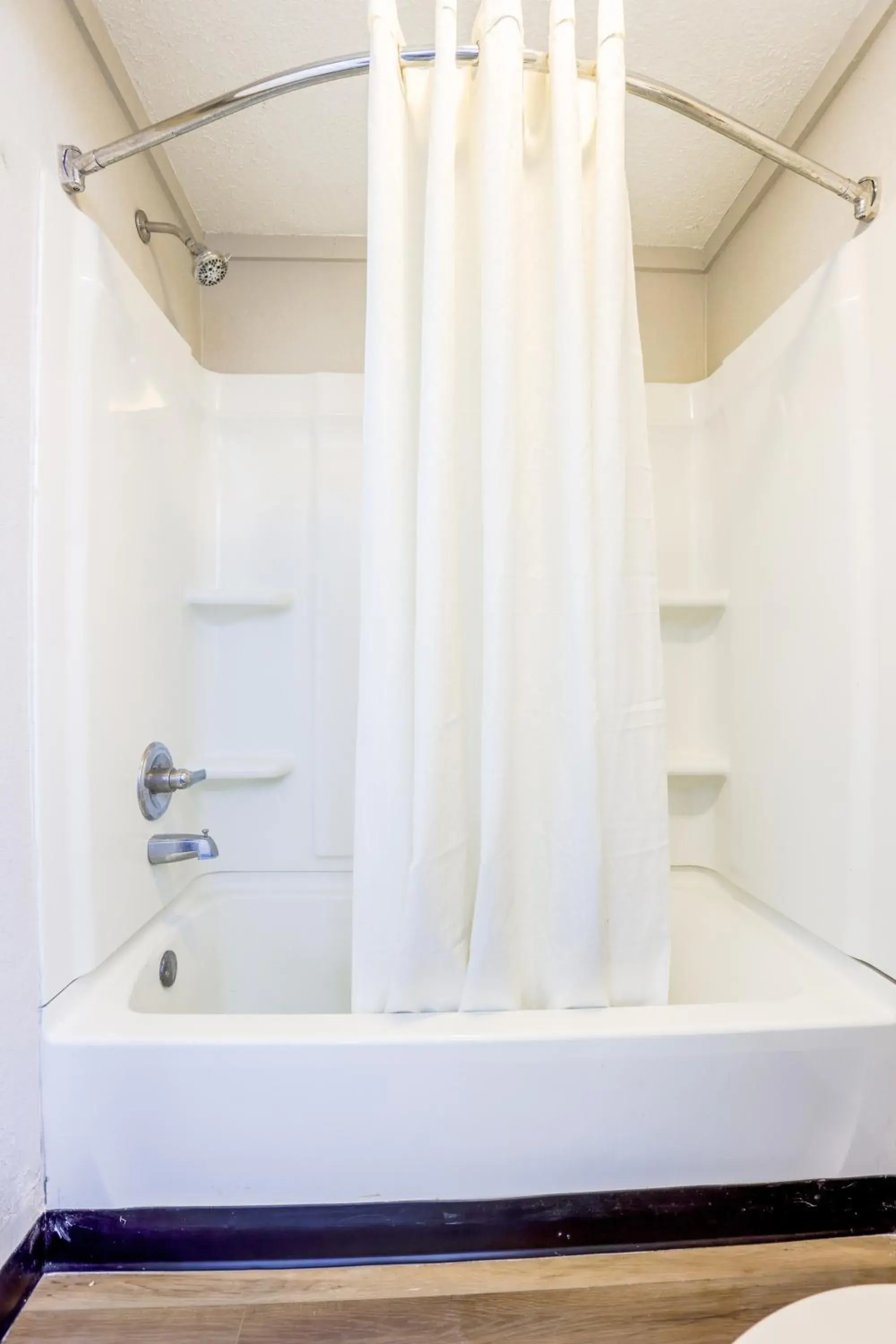 King Bed Non-Smoking in Cozy Garden Inn By OYO Hwy 40 Richmond King Bed Non-Smoking in Cozy Garden Inn By OYO Hwy 40 Richmond