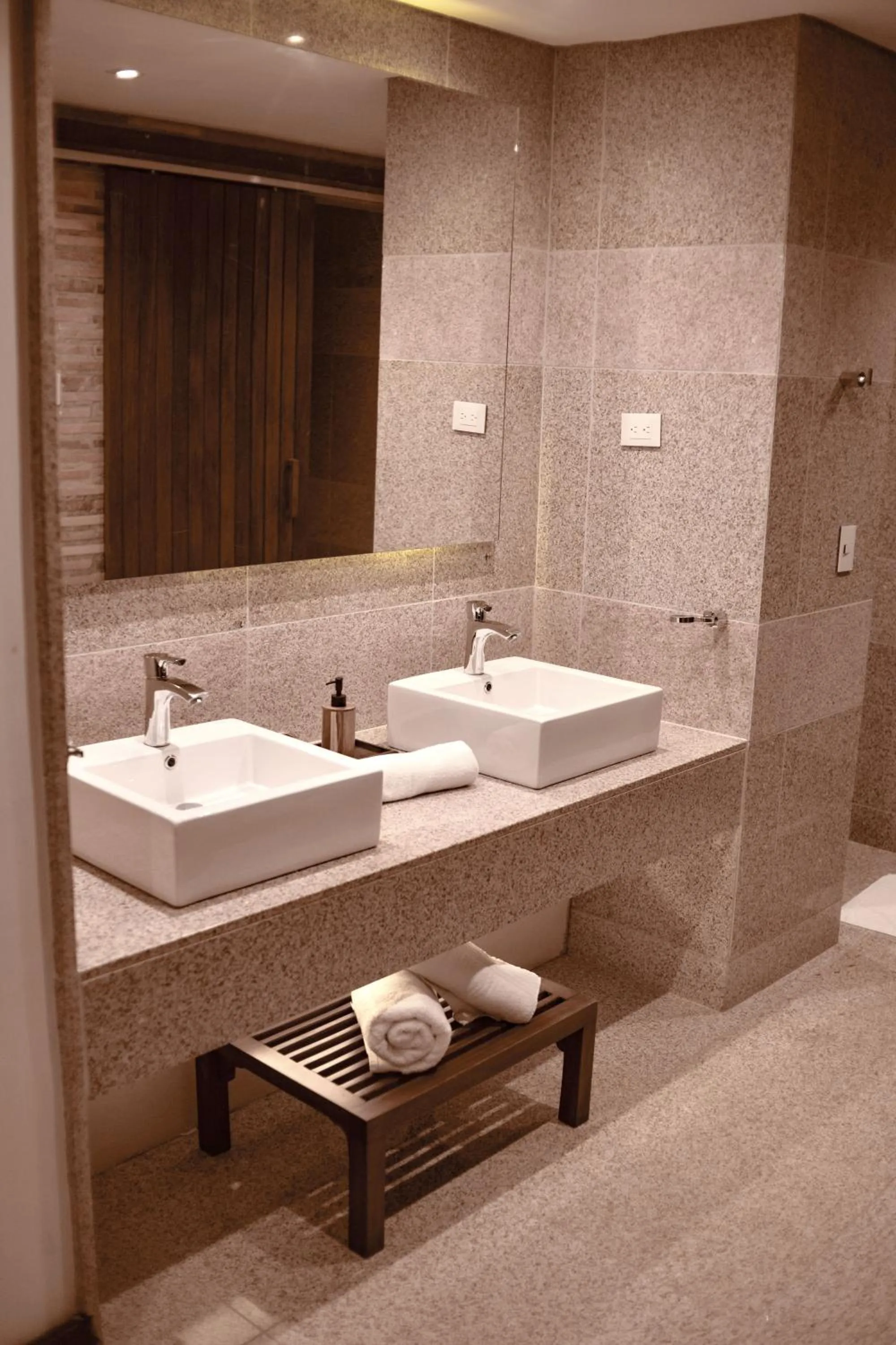 Shower in Castillete Hotel & Beach Club