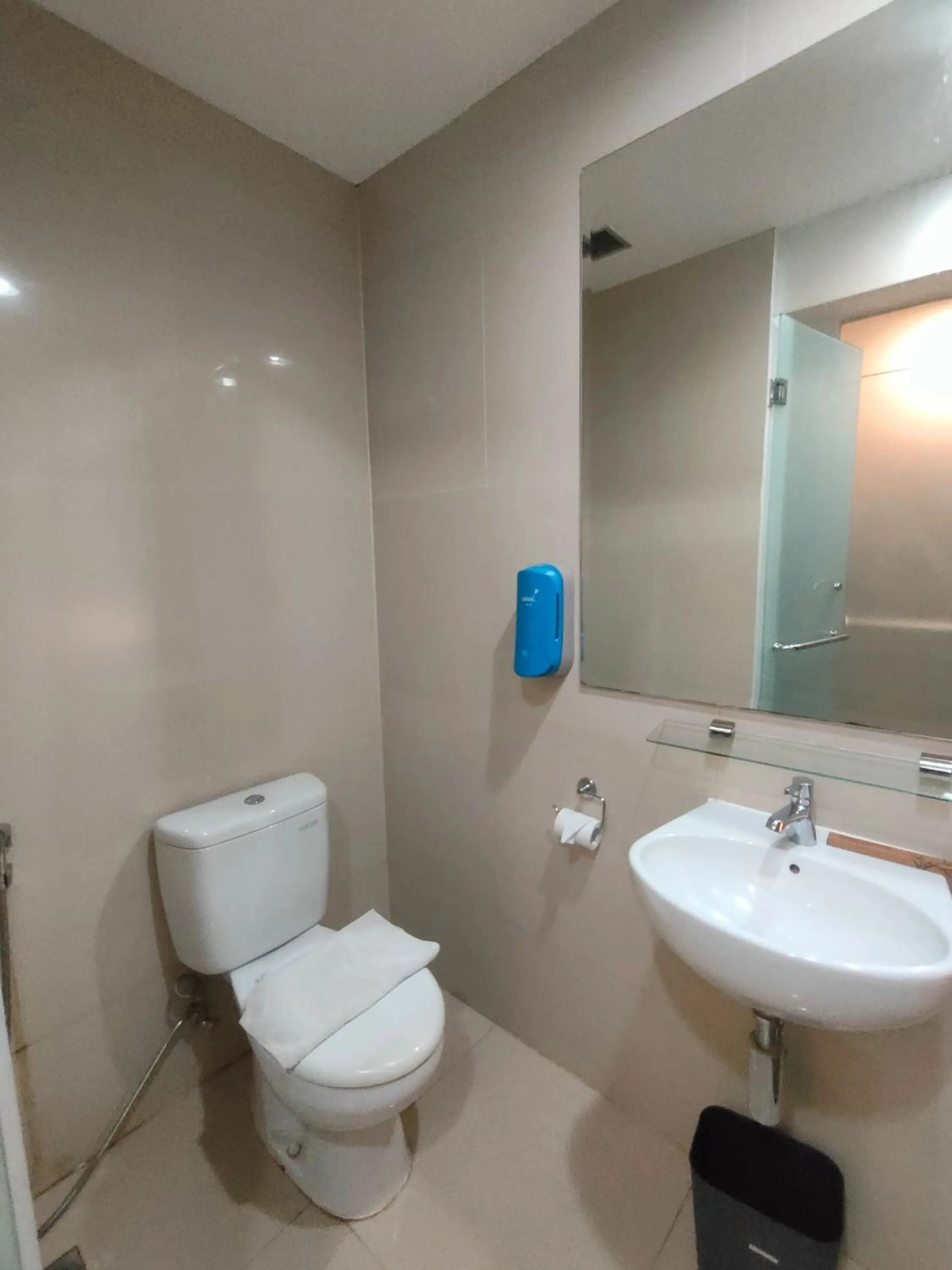 Bathroom in Ispi Hotel Cikarang Festival