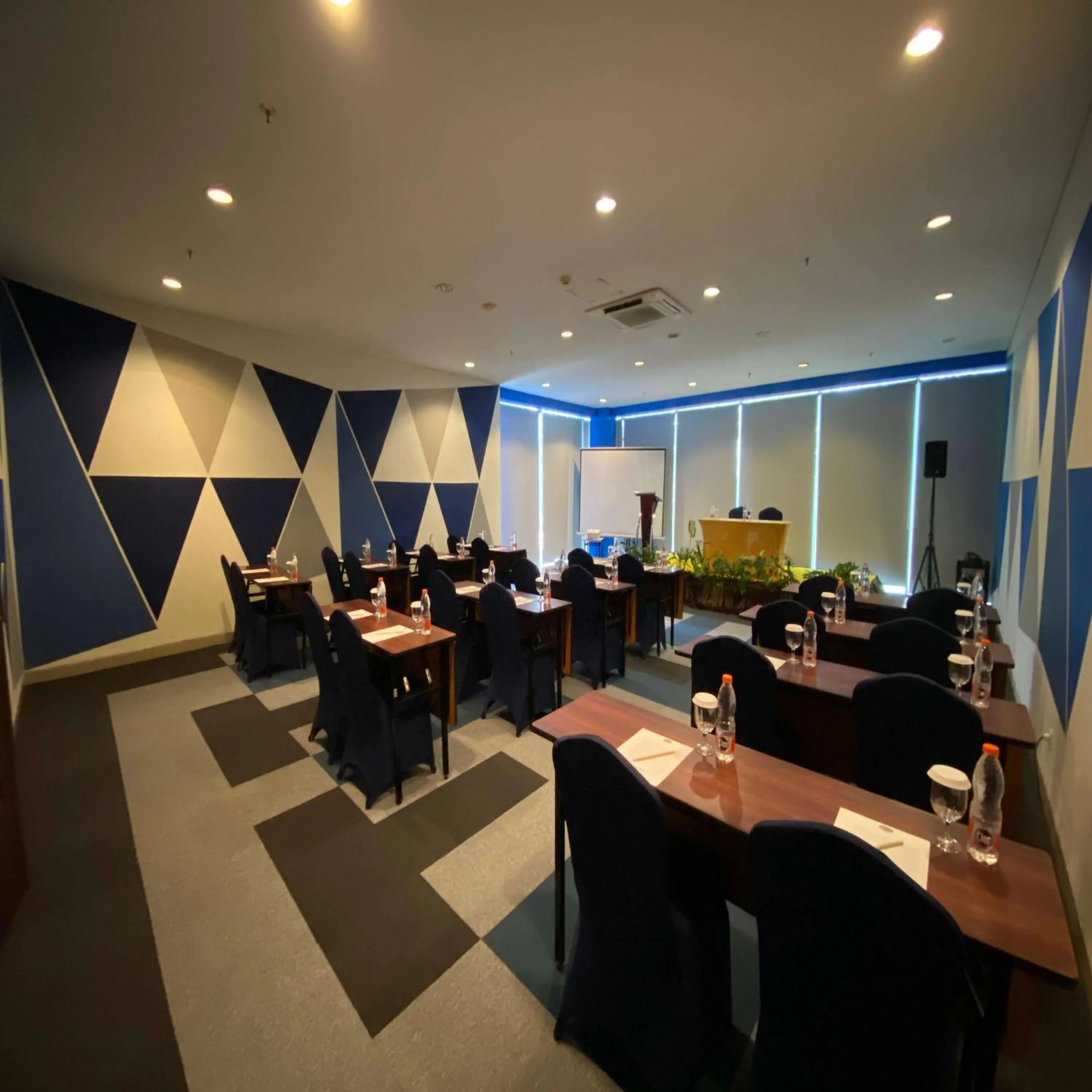 Meeting/conference room in Ispi Hotel Cikarang Festival