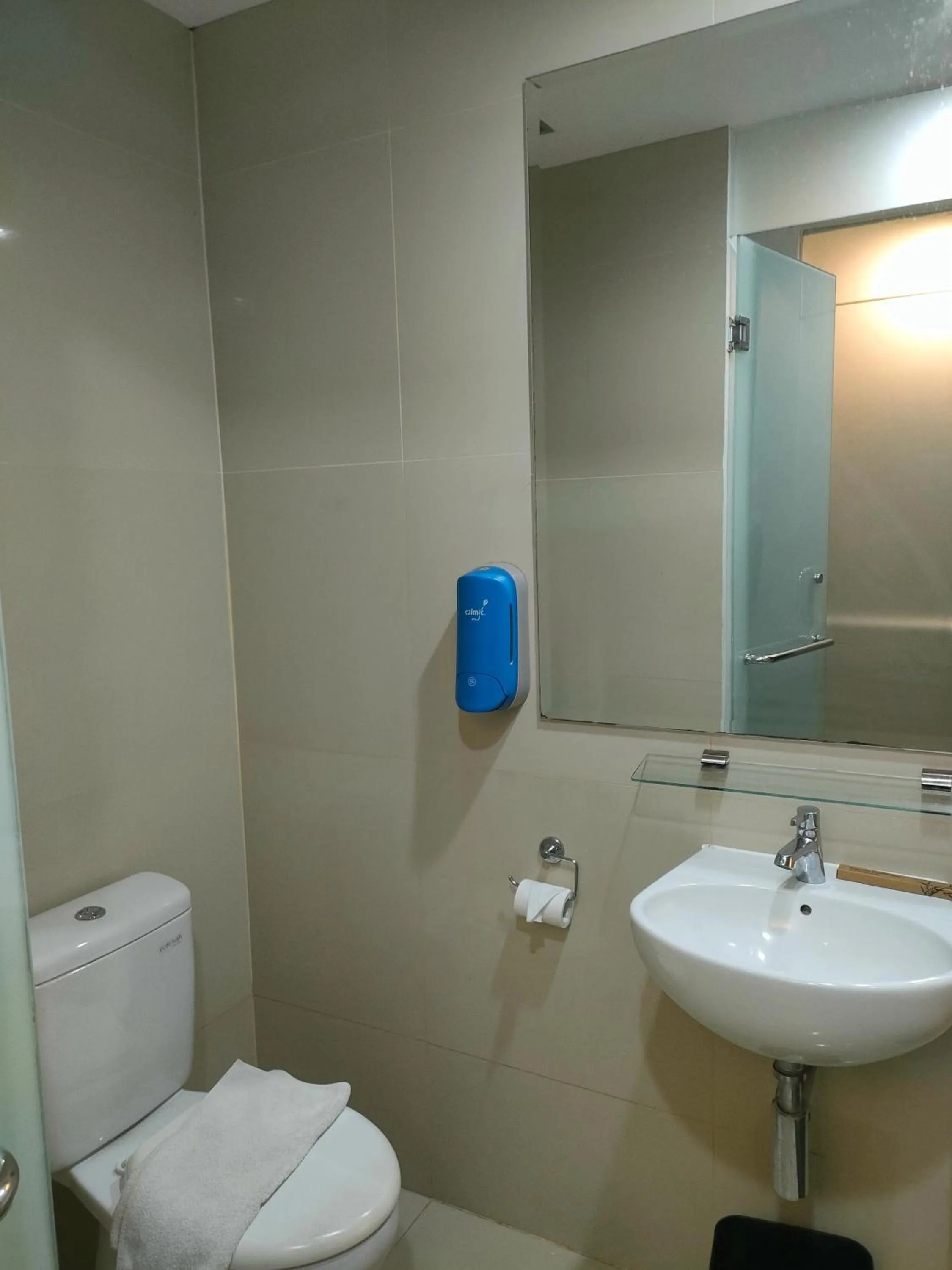 Bathroom in Ispi Hotel Cikarang Festival