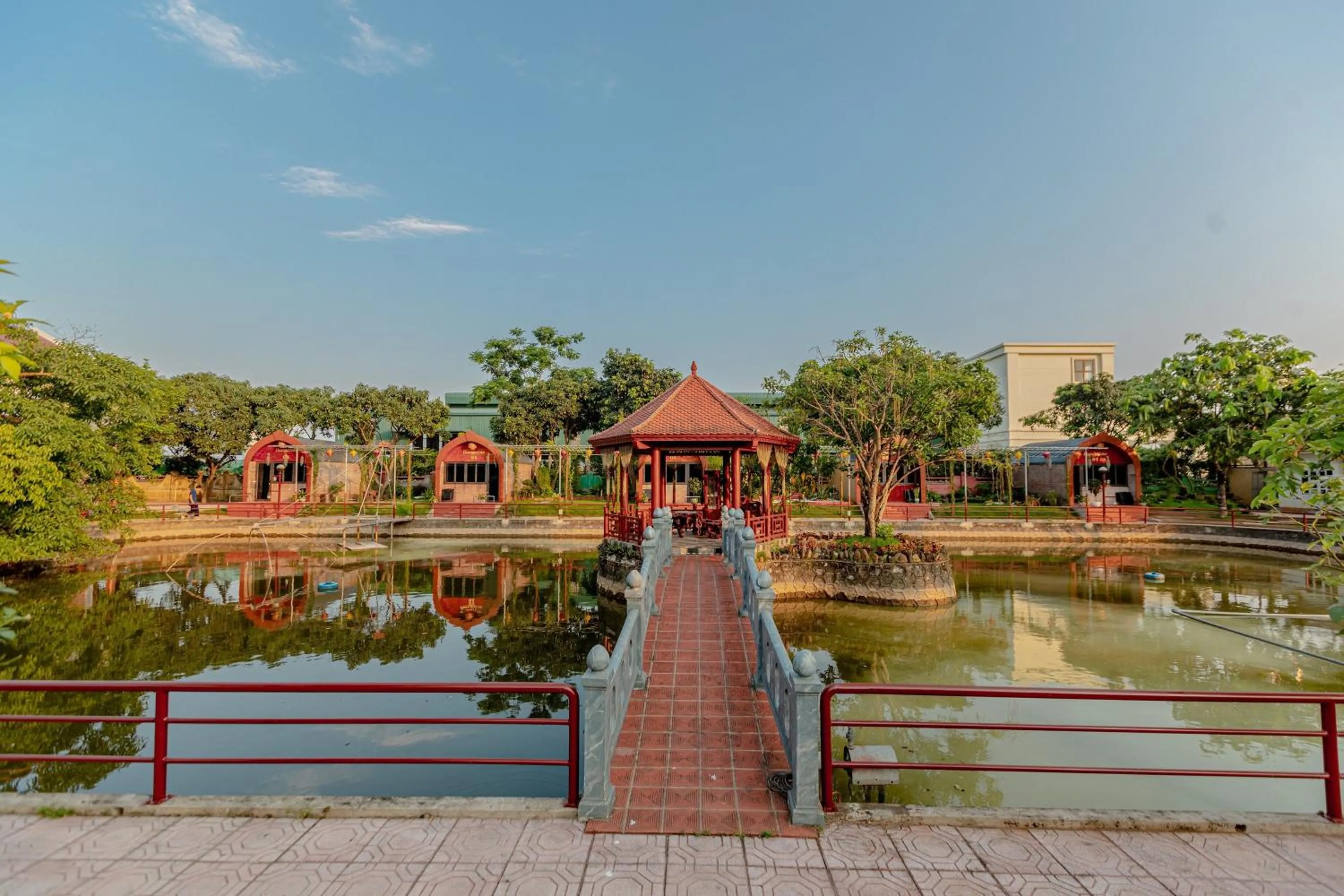 Day in Hoa Lu Garden Resort