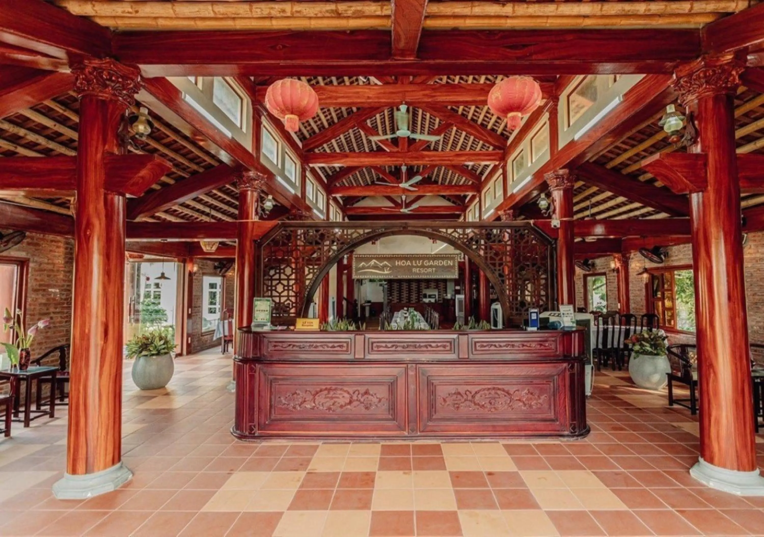 Restaurant/places to eat in Hoa Lu Garden Resort