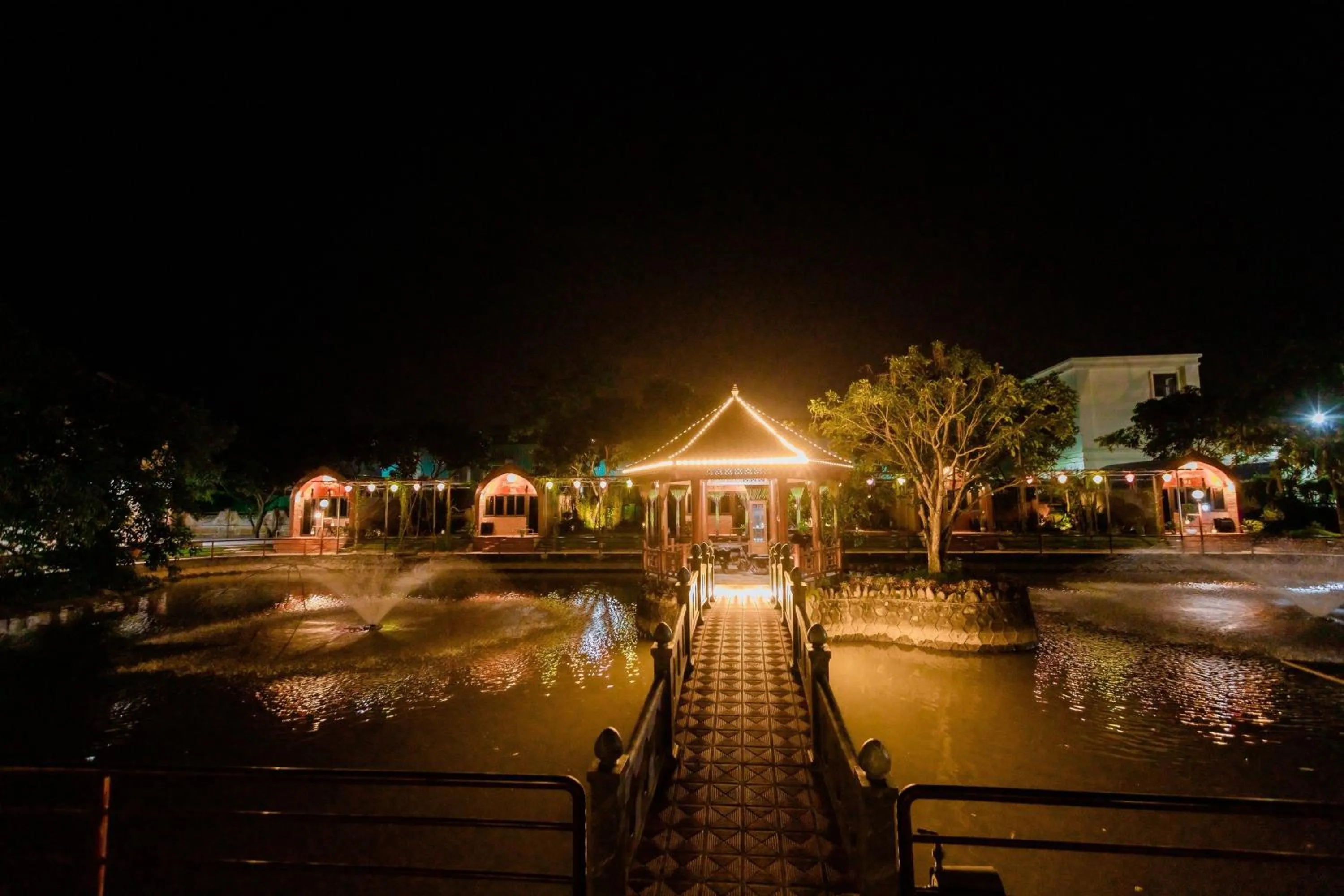 Night in Hoa Lu Garden Resort