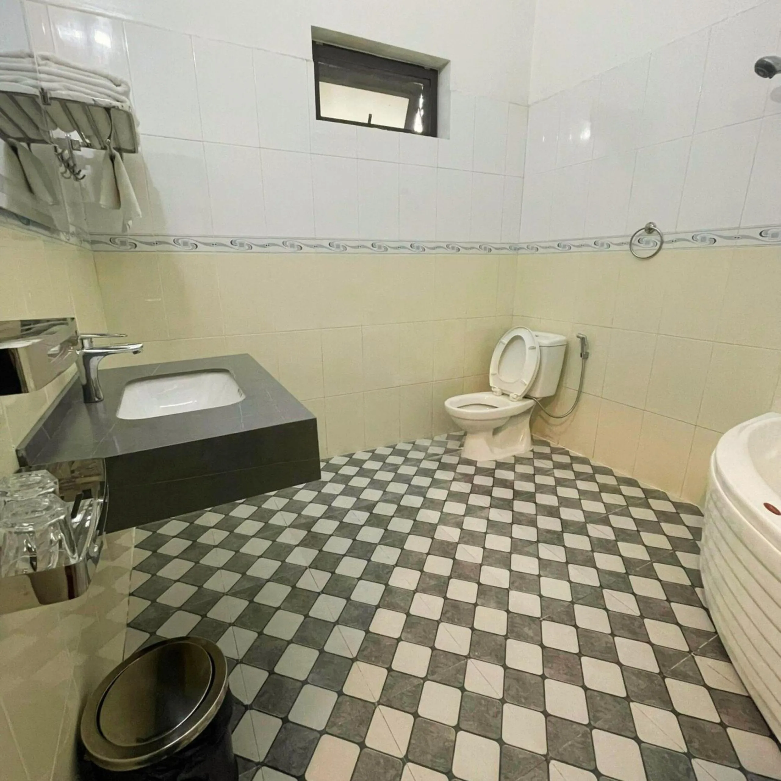 Shower in Hoa Lu Garden Resort