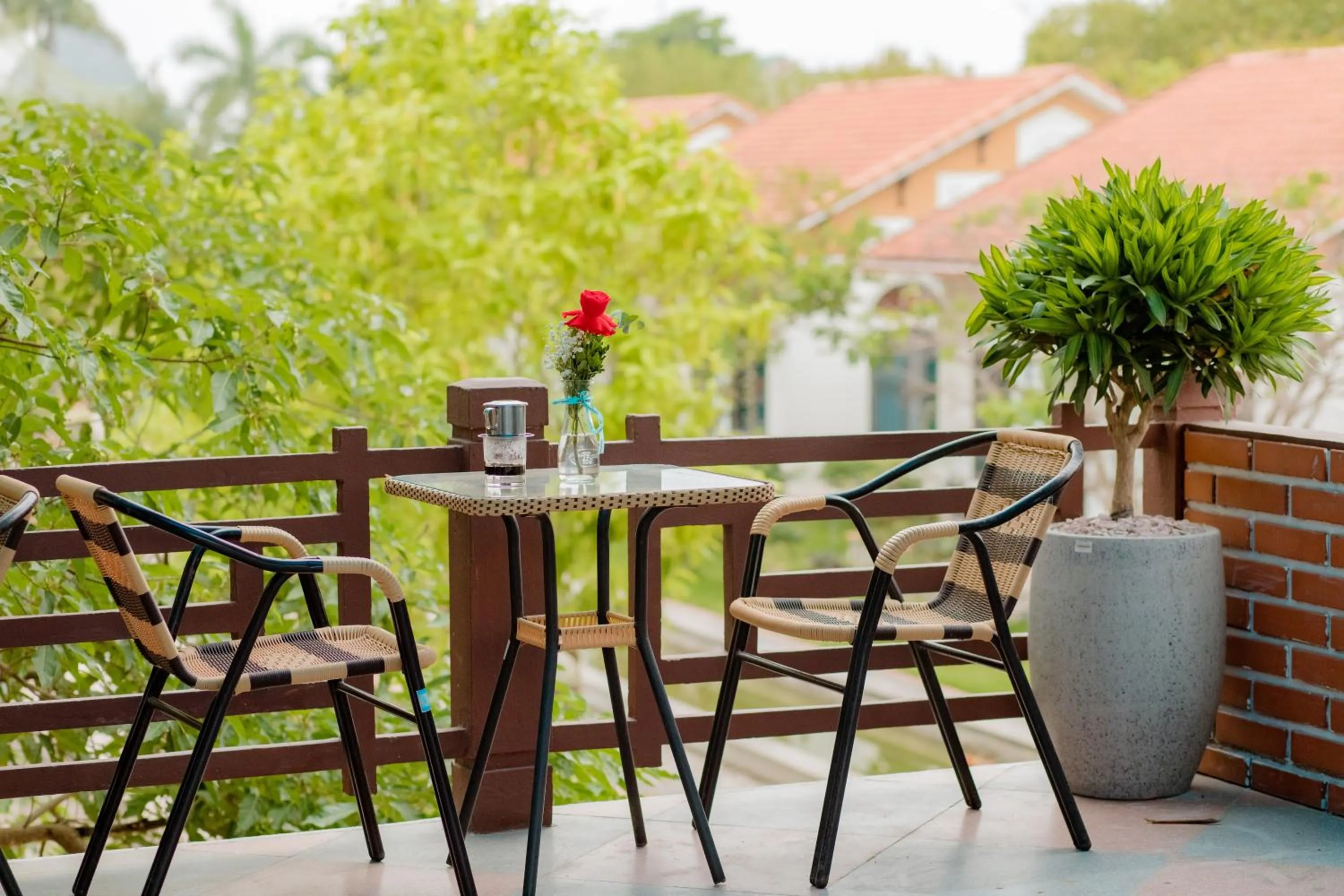 Restaurant/places to eat in Hoa Lu Garden Resort