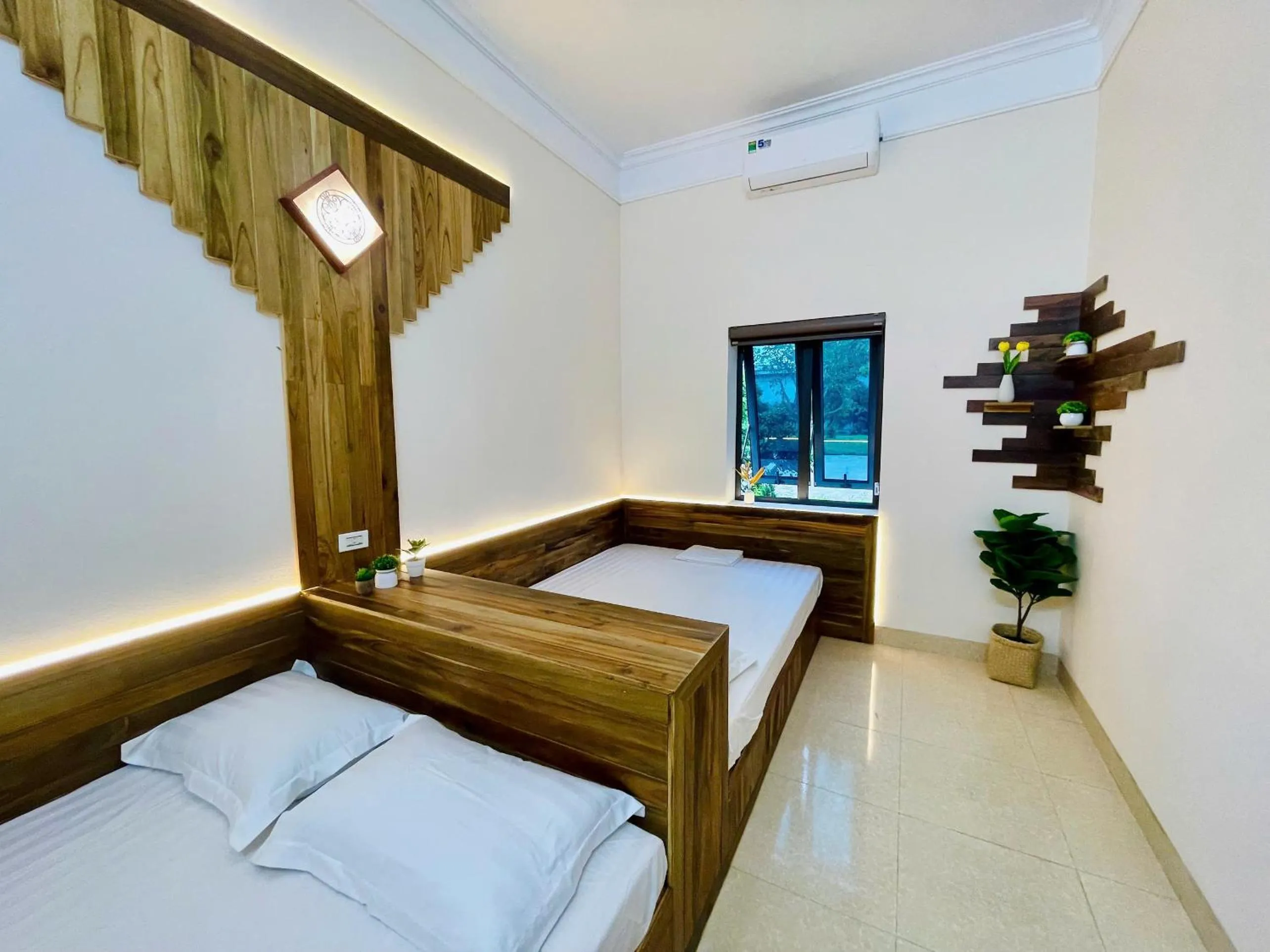 Bed in Hoa Lu Garden Resort